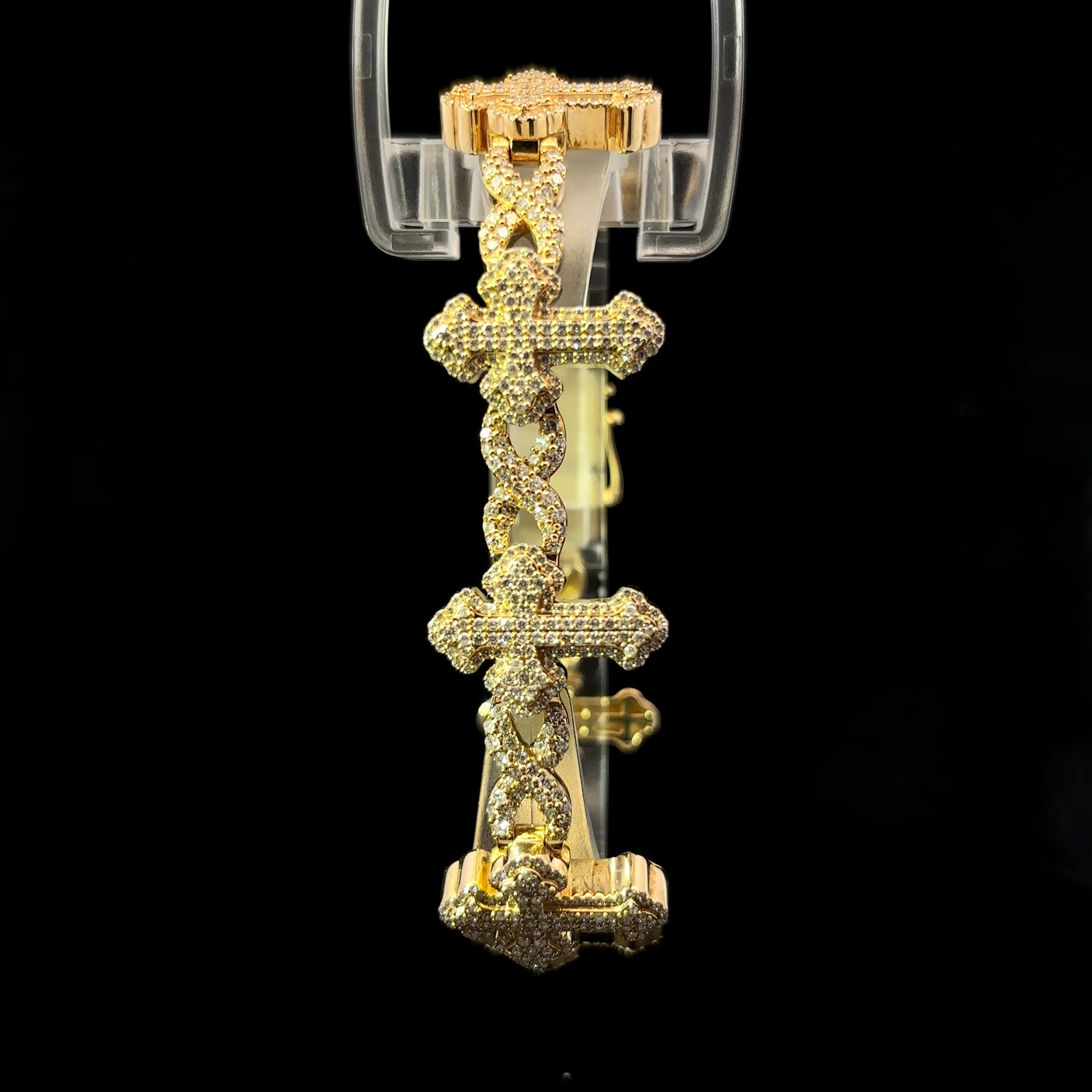 PULSERA DE DISEÑO EN ORO CON DIAMANTES