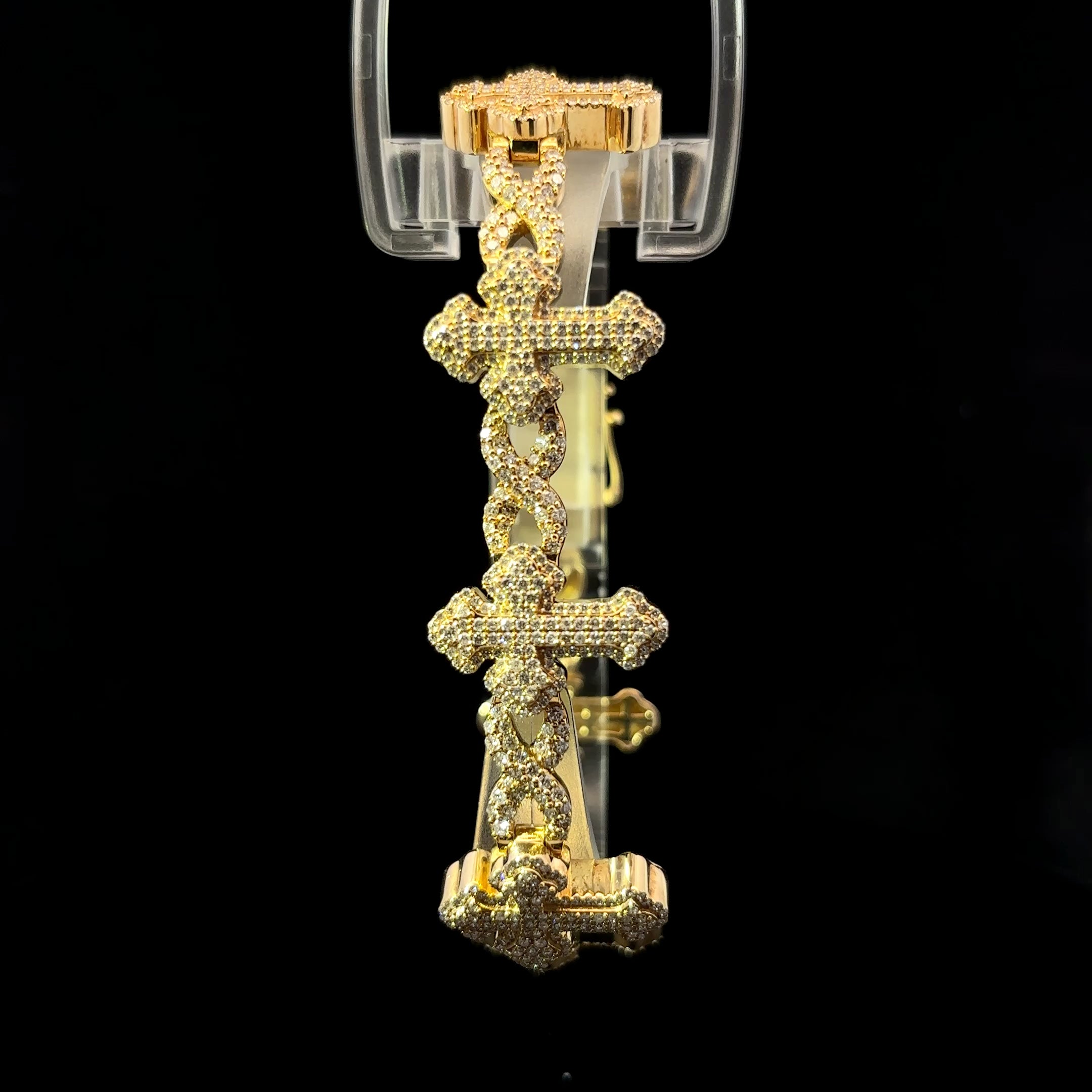 PULSERA DE DISEÑO EN ORO CON DIAMANTES