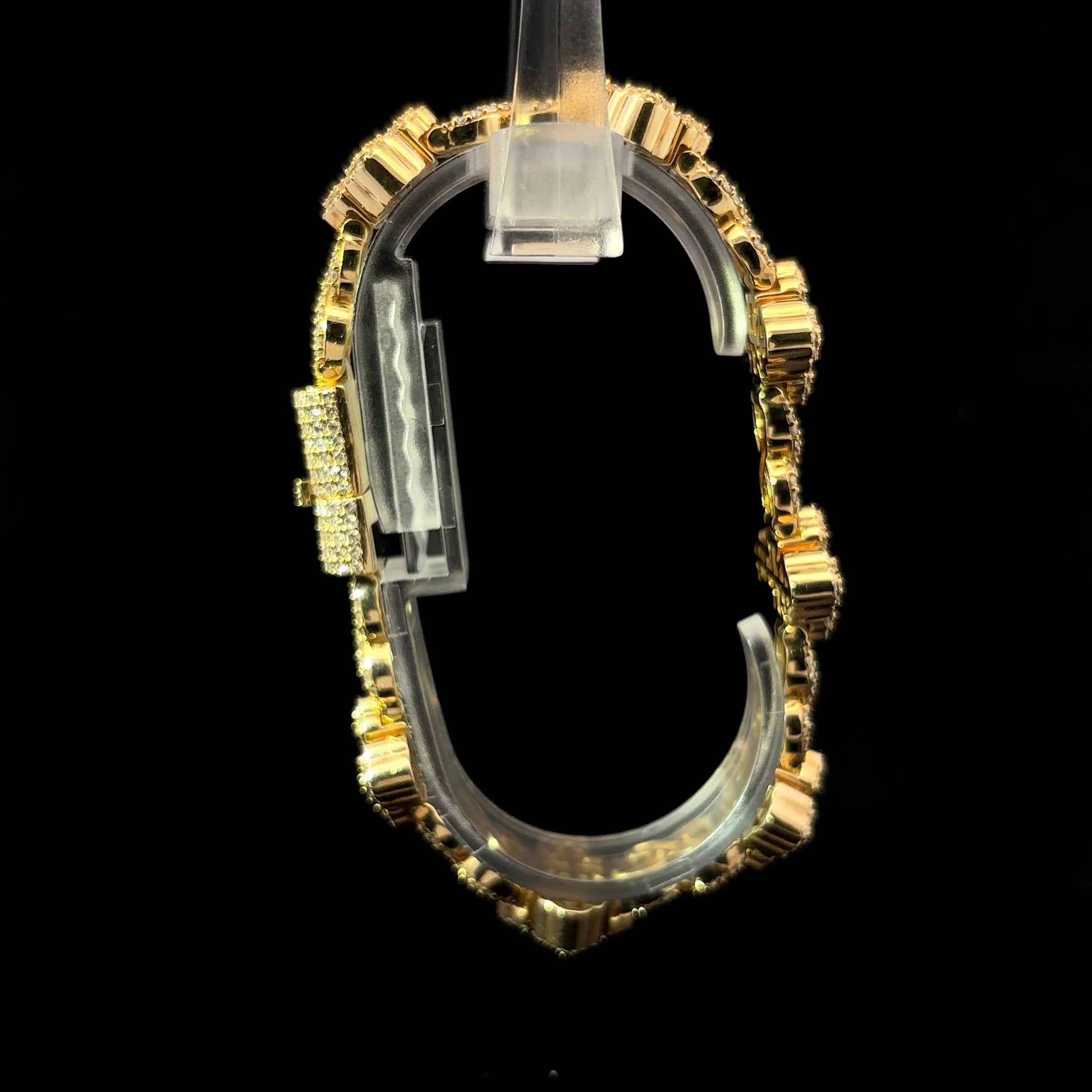 PULSERA DE DISEÑO EN ORO CON DIAMANTES