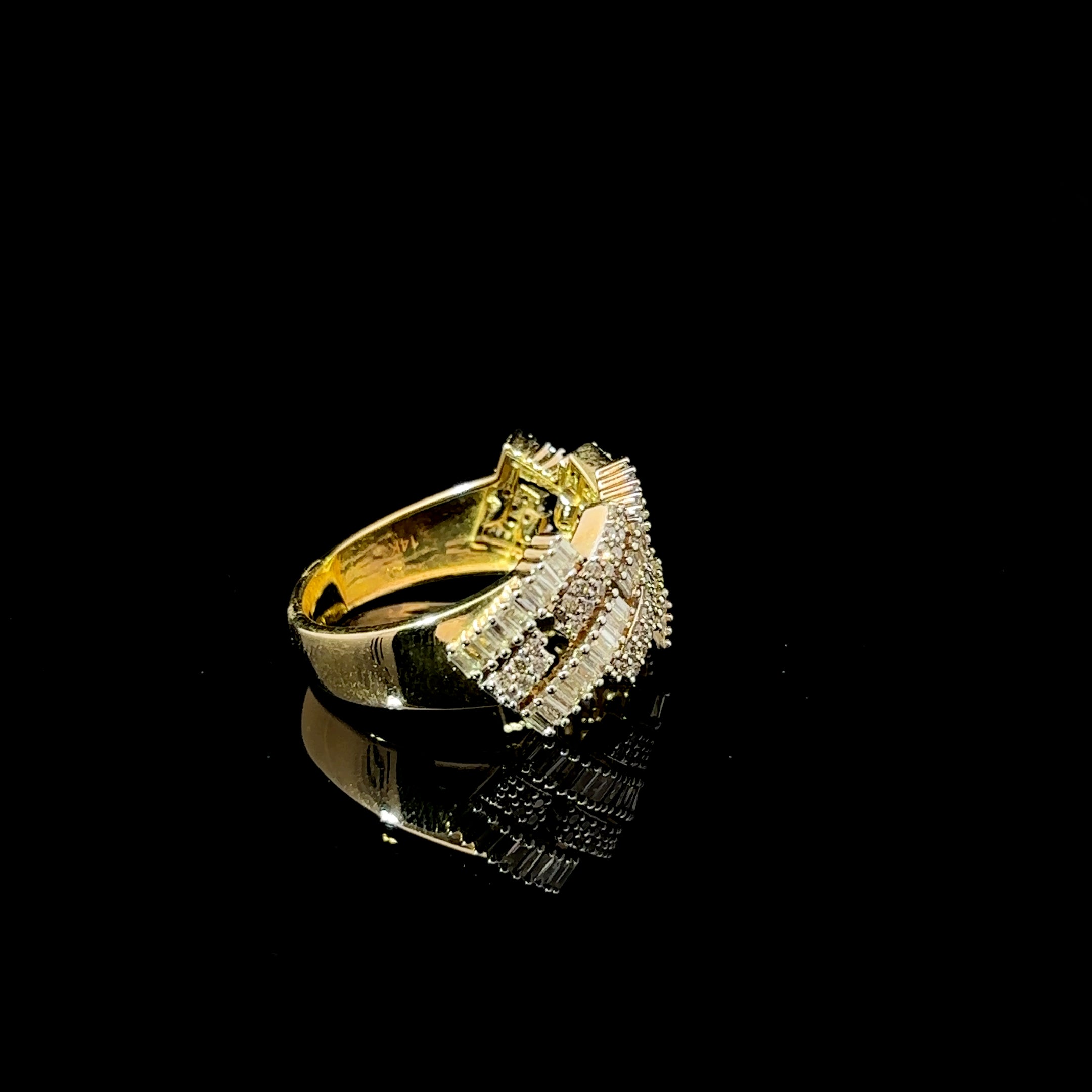 ANILLO DE ORO CON DIAMANTES