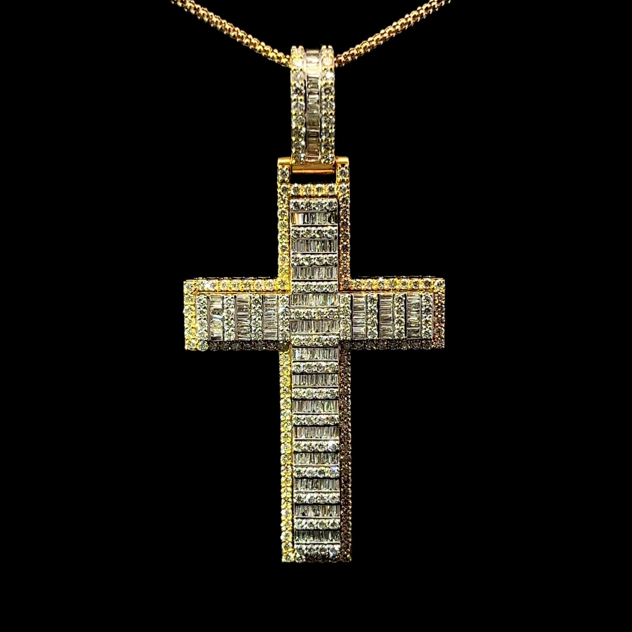 CRUZ DE ORO CON DIAMANTES