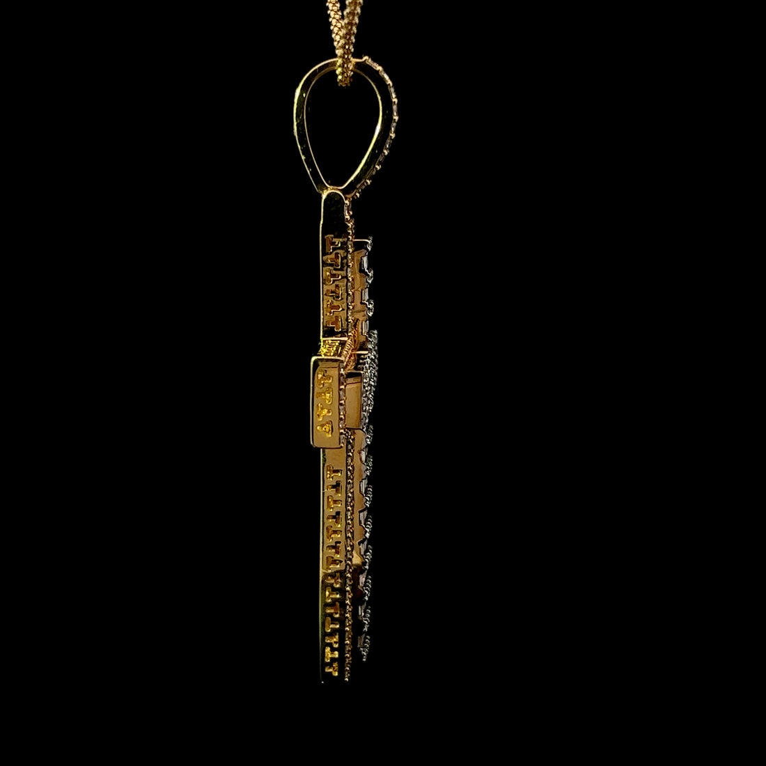 CRUZ DE ORO CON DIAMANTES