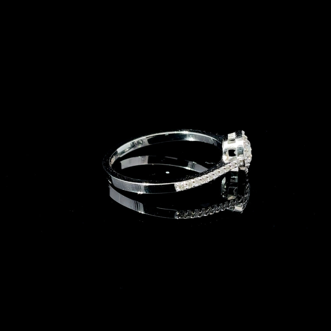 ANILLO DE ORO CON DIAMANTES