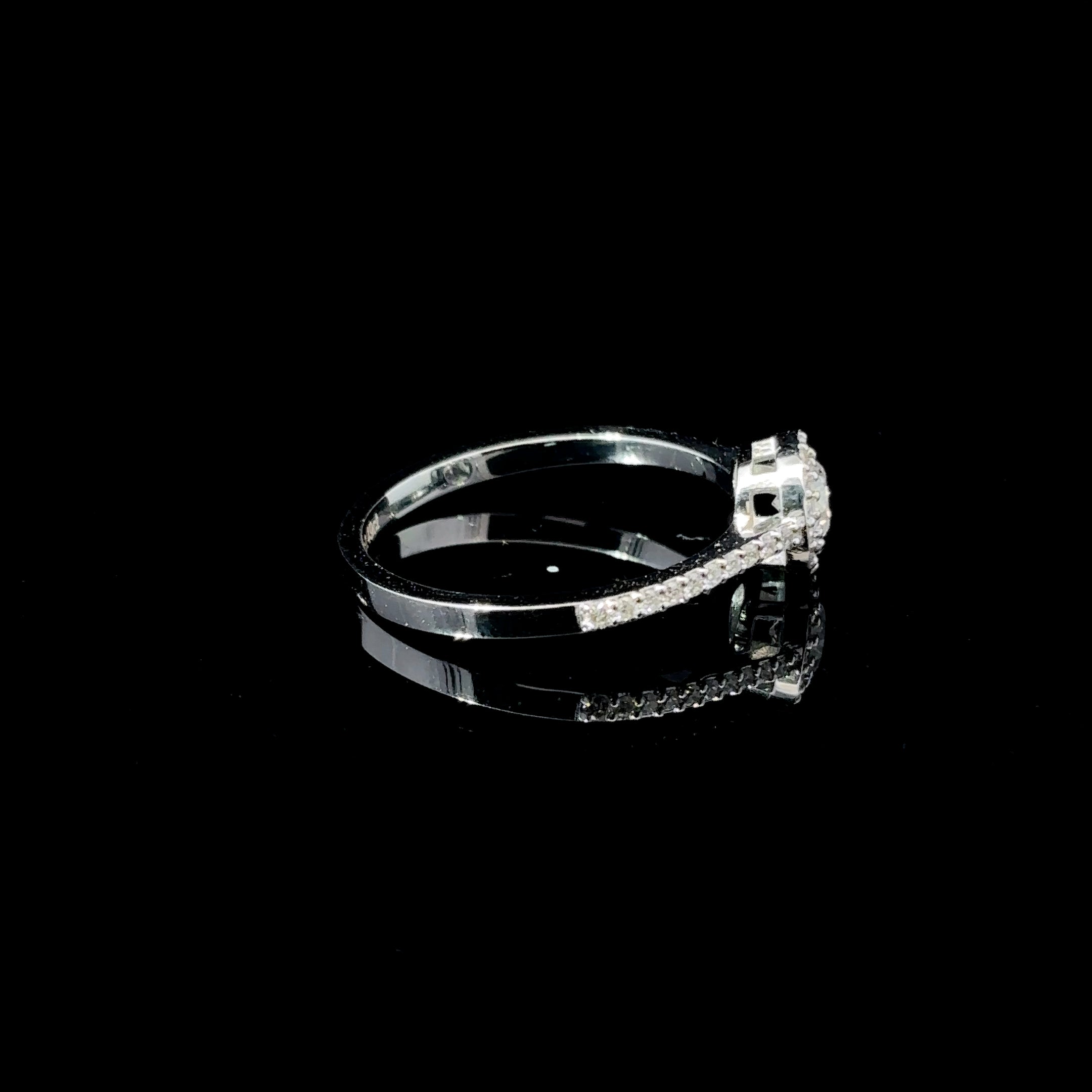 ANILLO DE ORO CON DIAMANTES