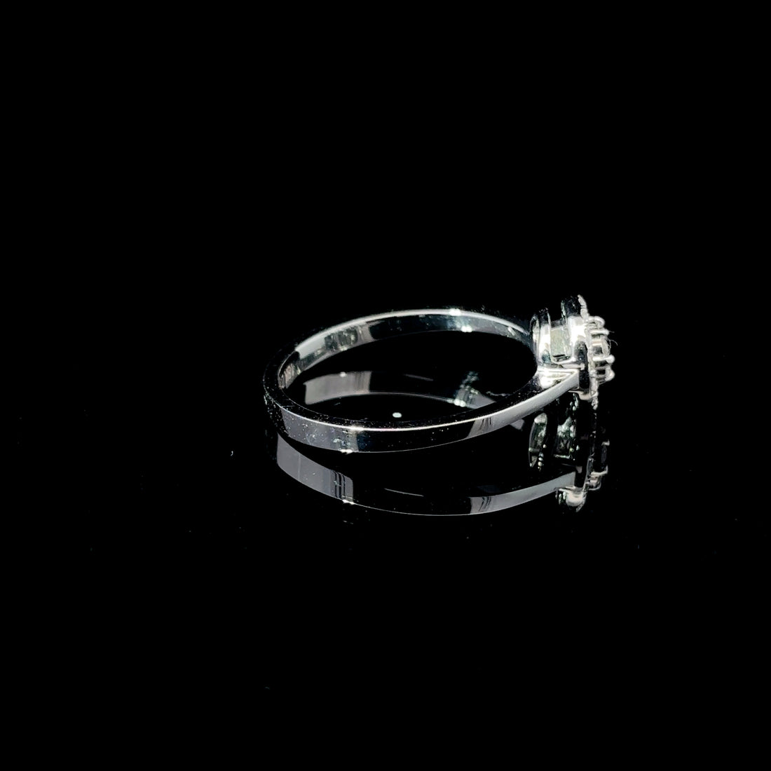 ANILLO DE ORO CON DIAMANTES