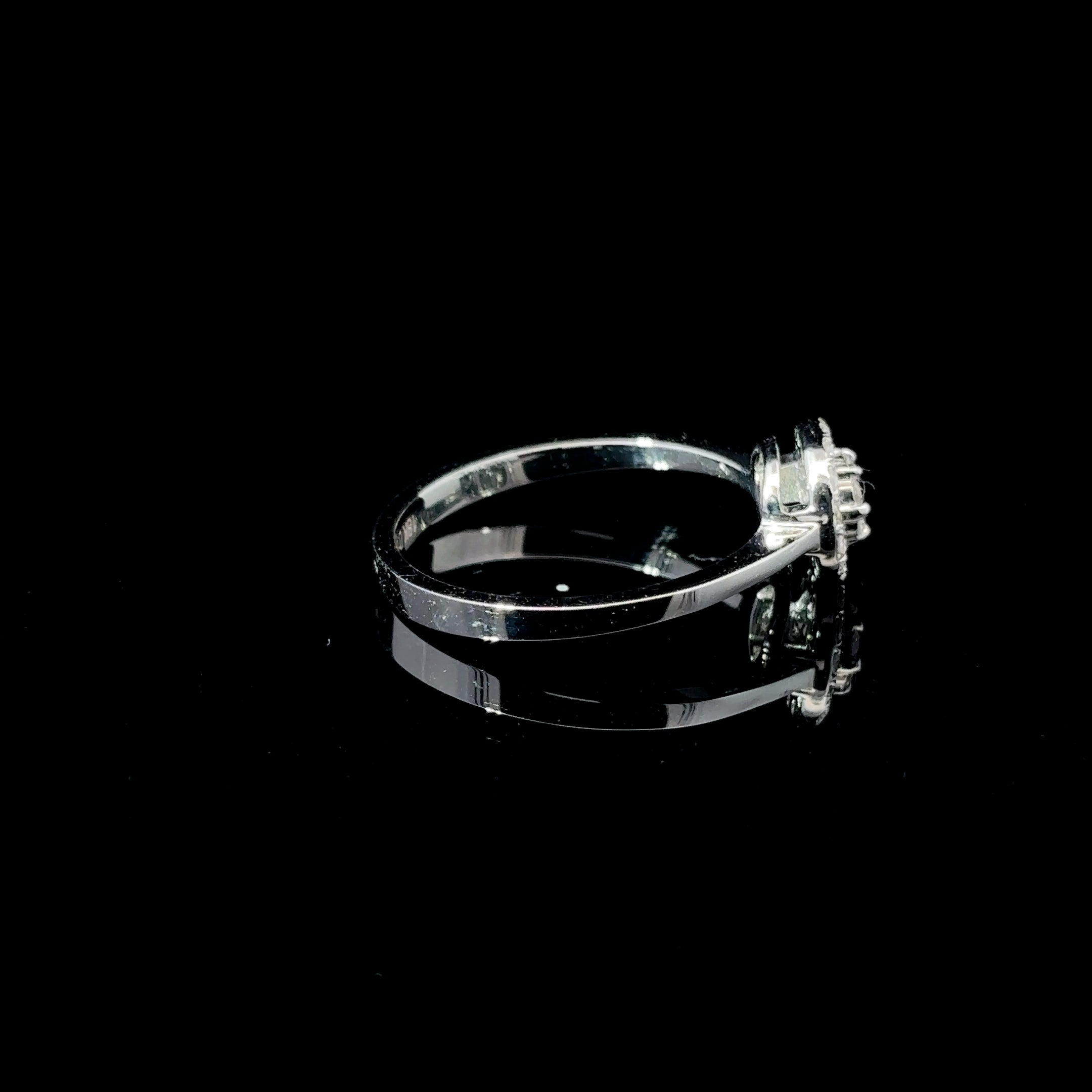 ANILLO DE ORO CON DIAMANTES