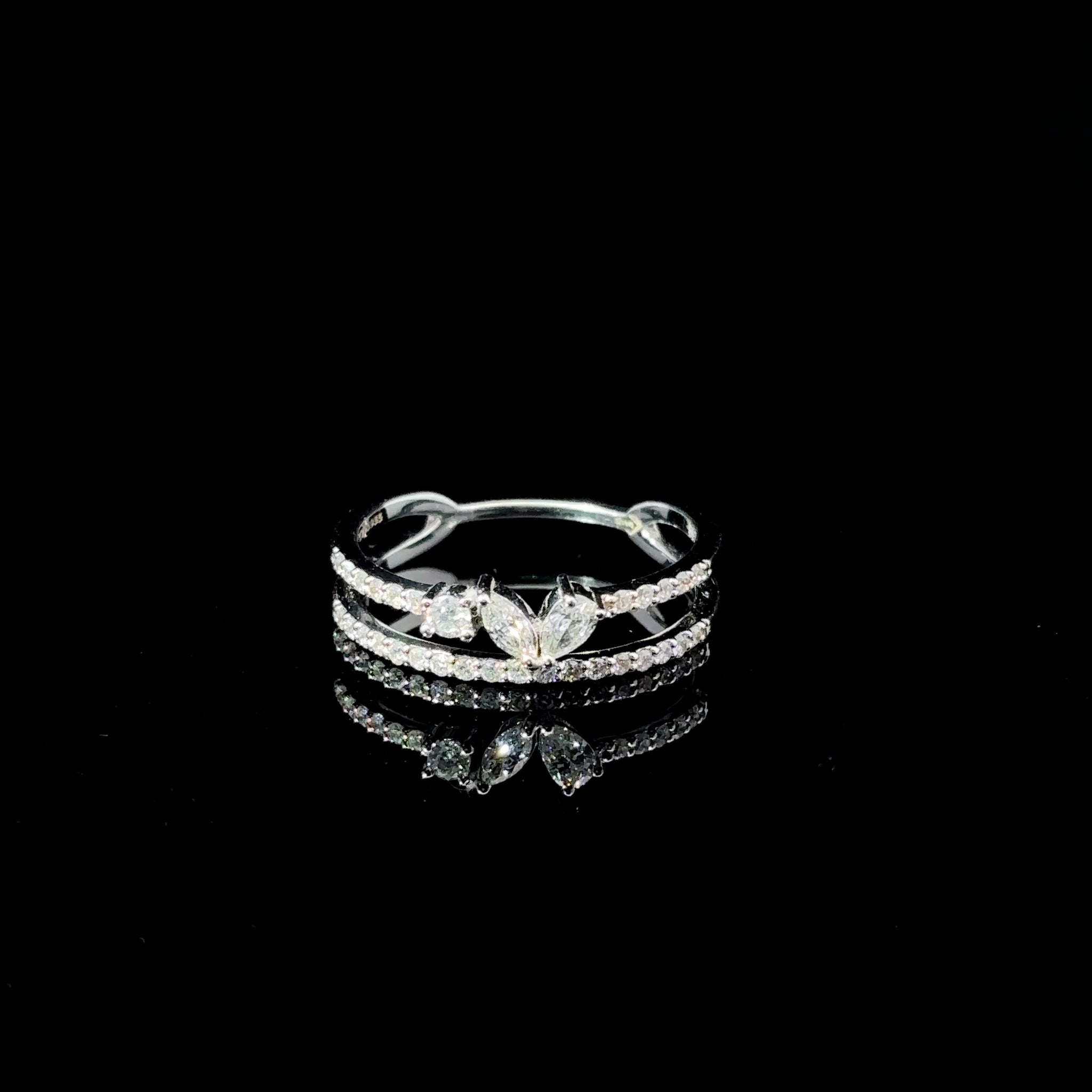 ANILLO DE ORO CON DIAMANTES