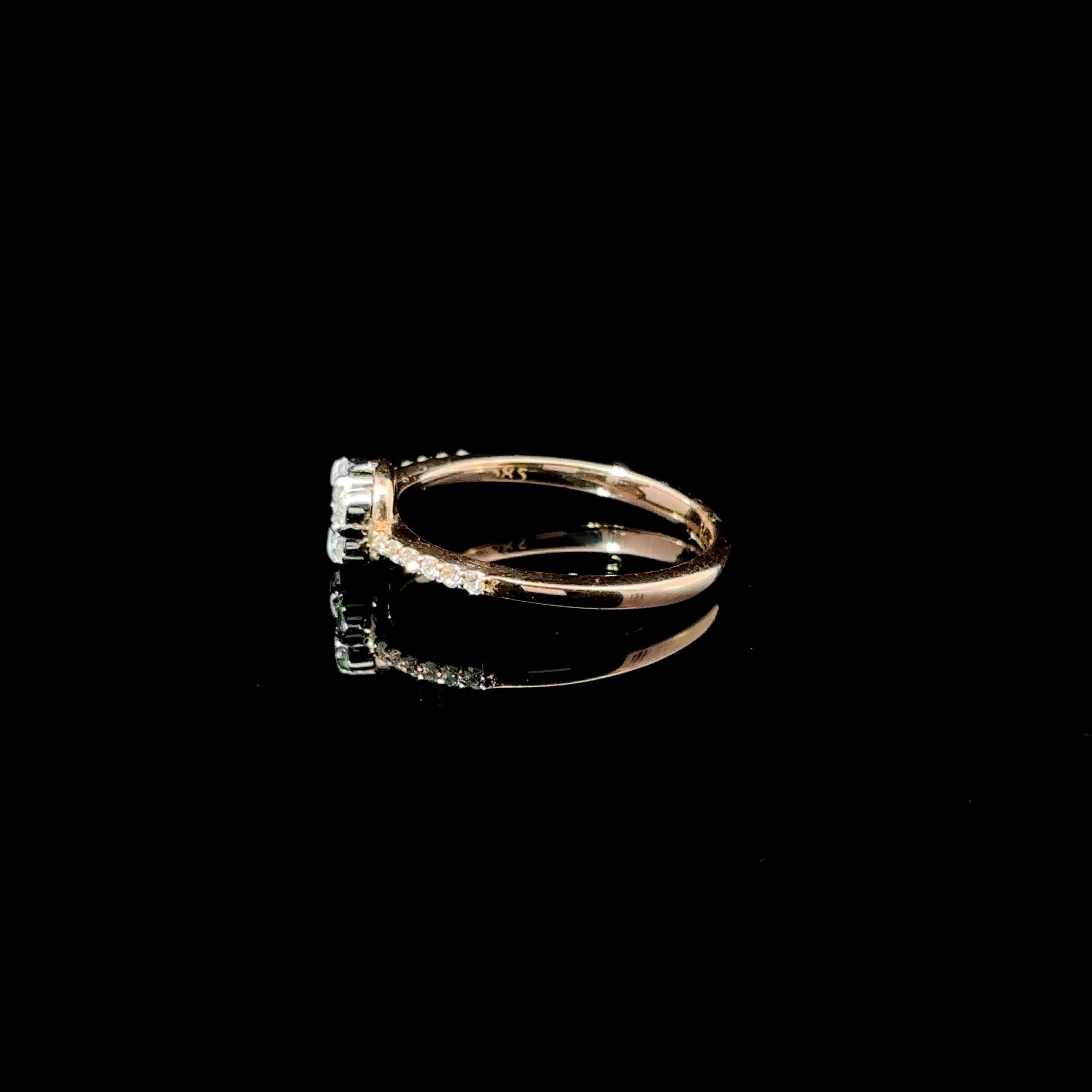 ANILLO DE ORO CON DIAMANTES