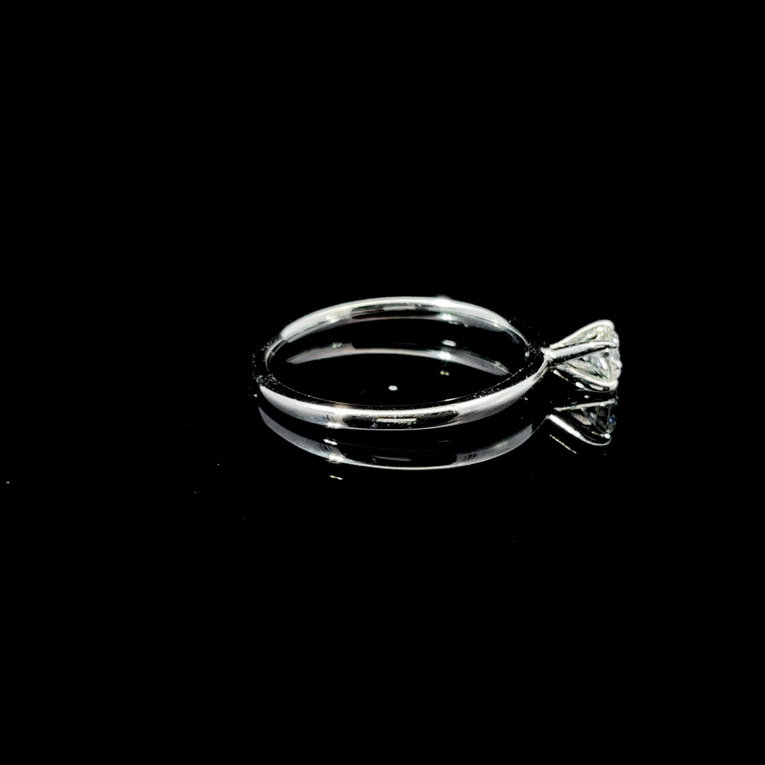 ANILLO DE ORO CON DIAMANTES