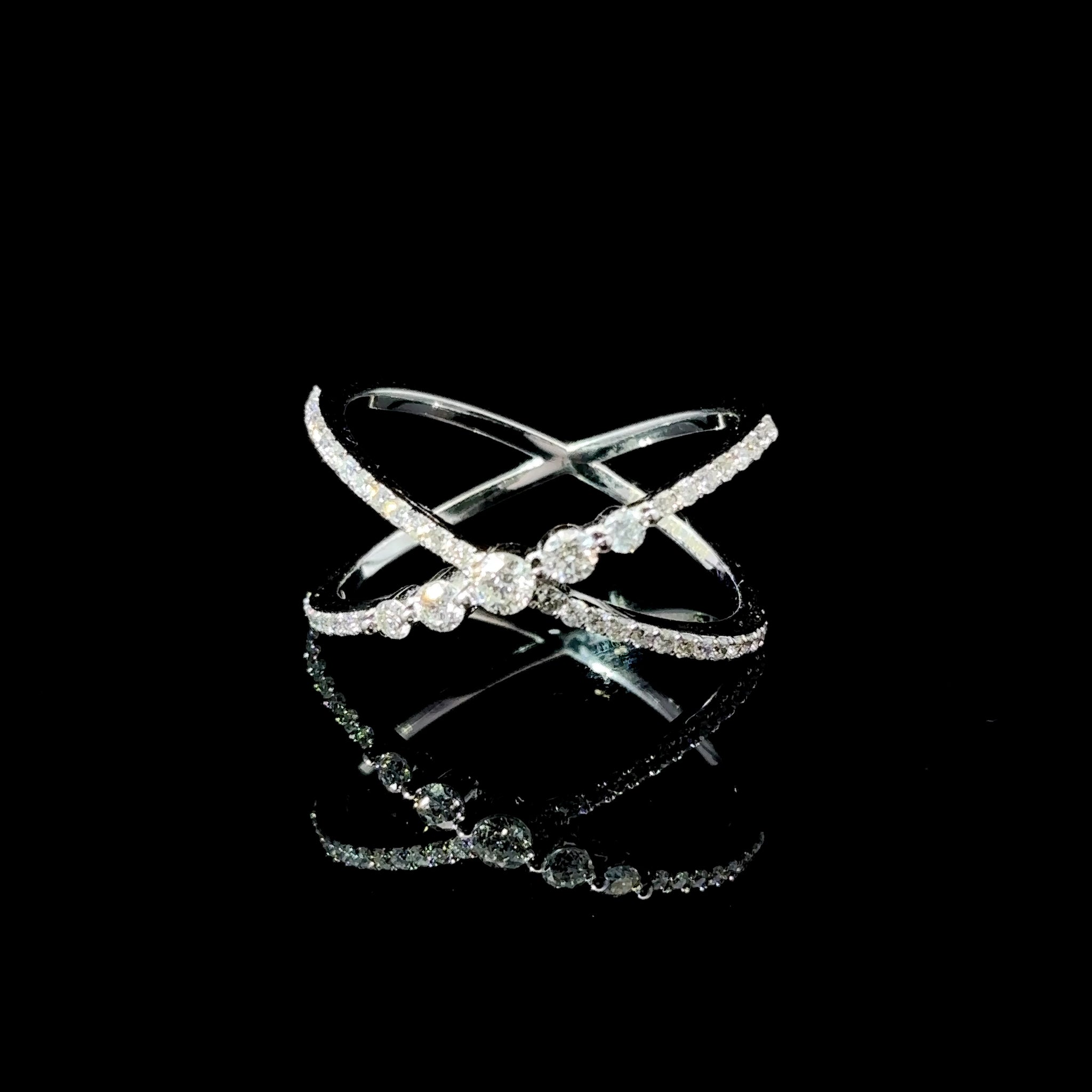 ANILLO DE ORO CON DIAMANTES