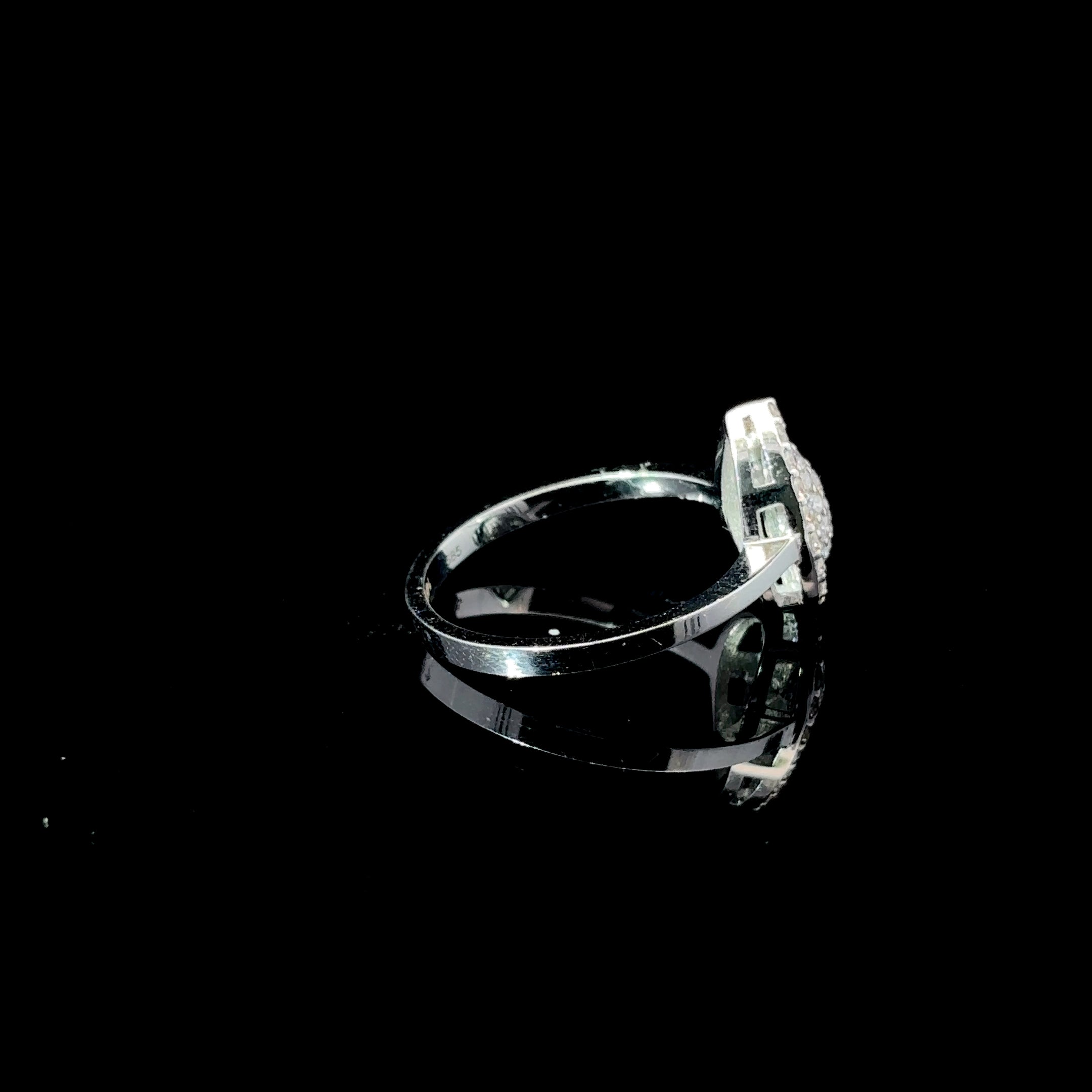 ANILLO DE ORO CON DIAMANTES