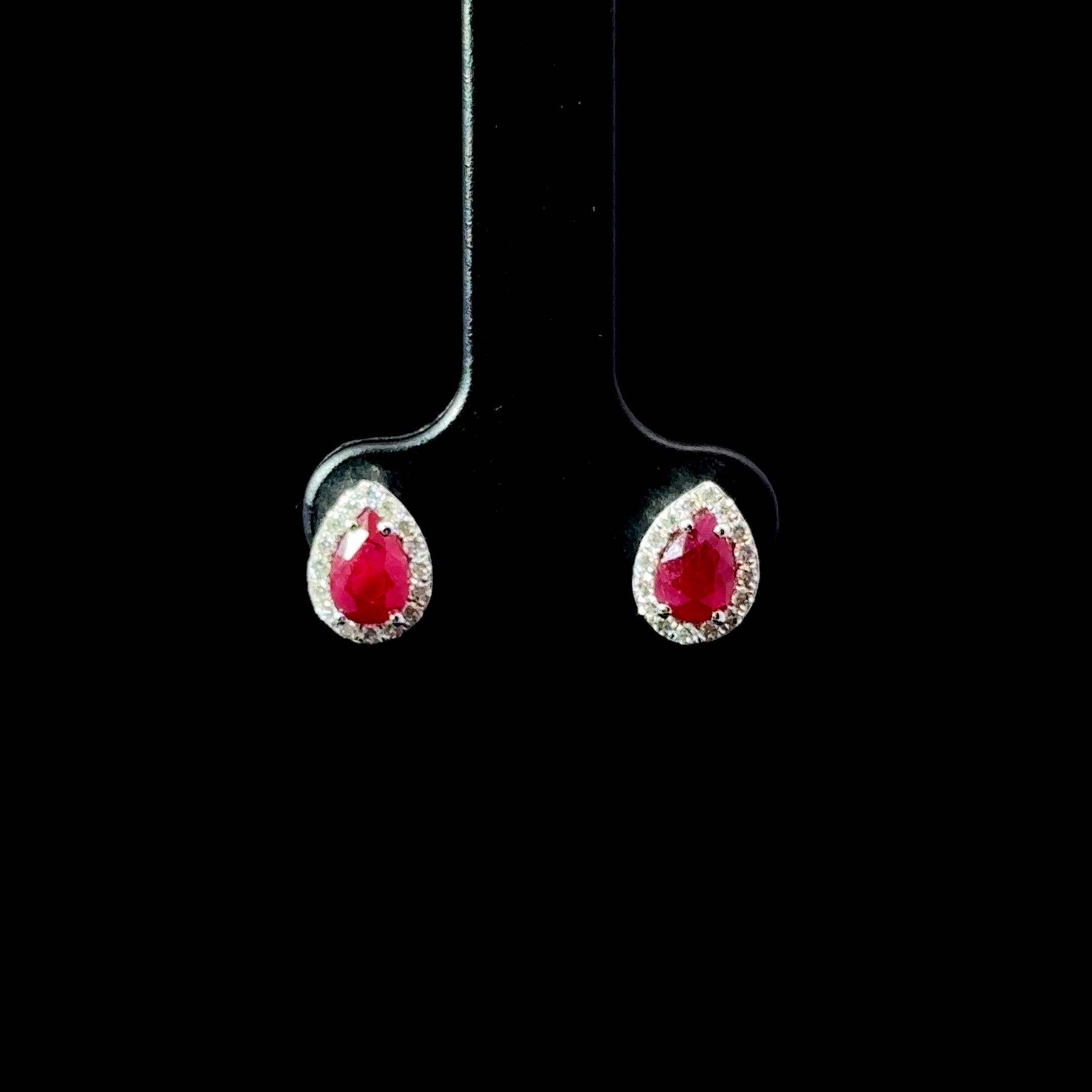 ARETES DE ORO CON DIAMANTES Y RUBI