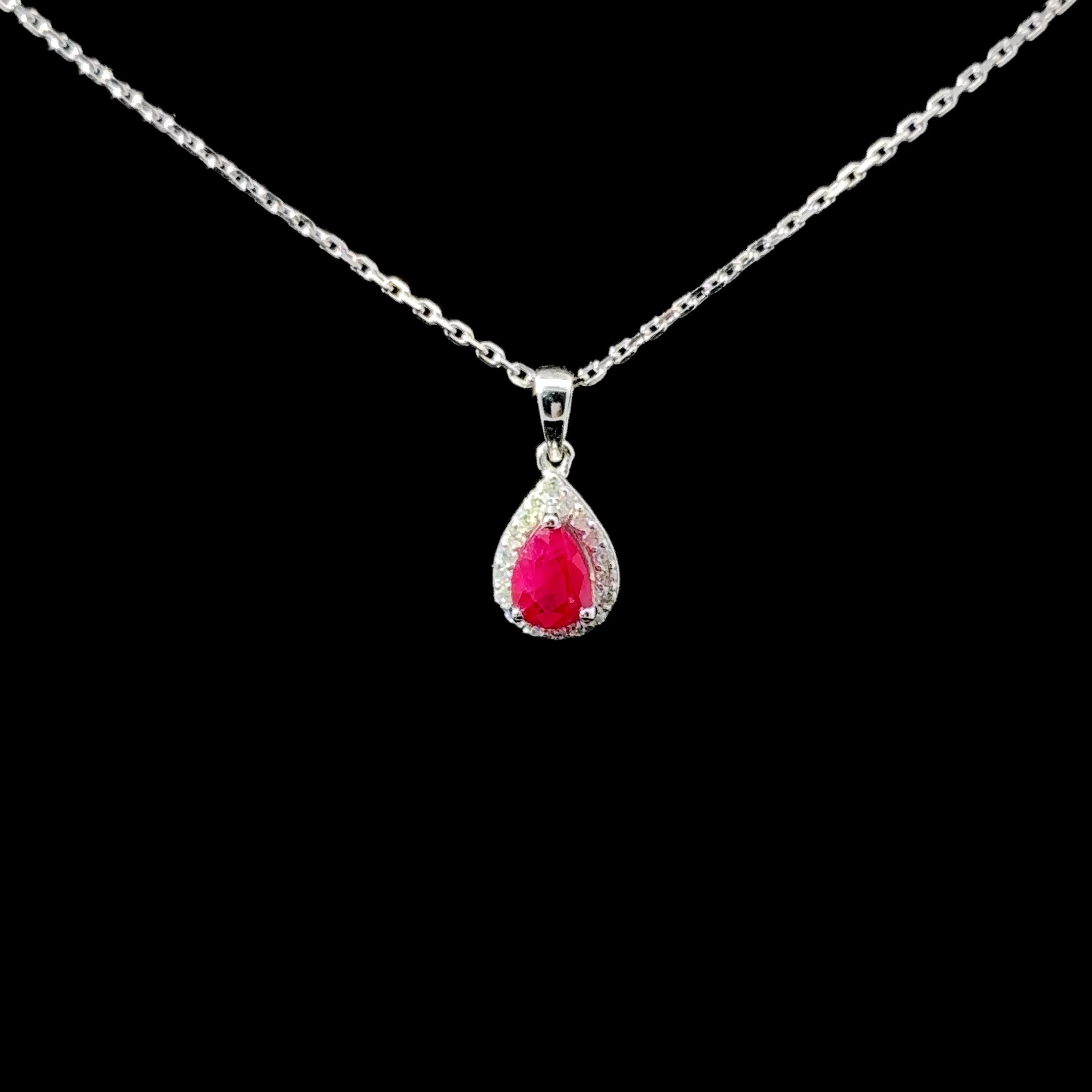 COLLAR DE ORO CON DIAMANTES Y RUBI