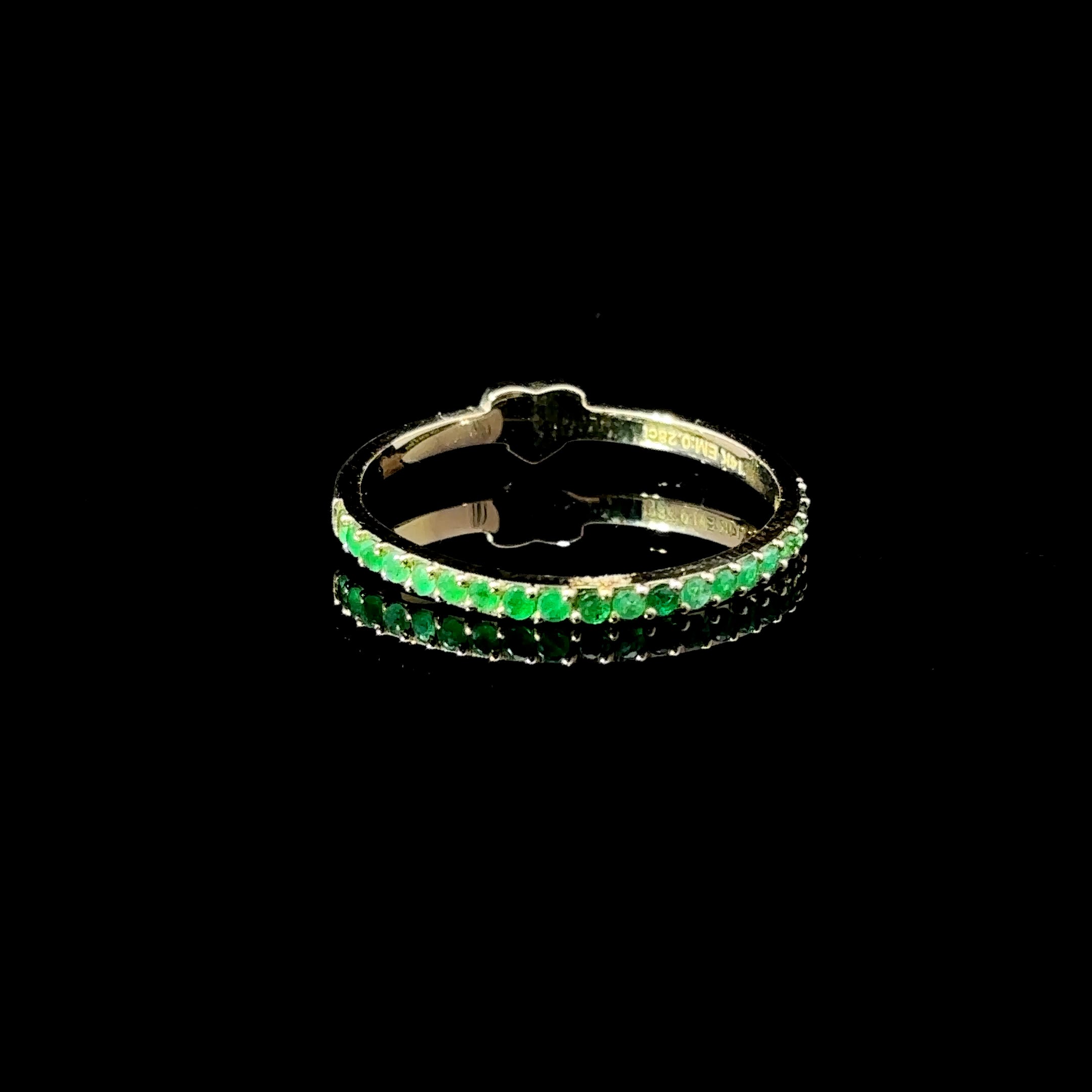 CHURUMBELA DE ORO CON ESMERALDAS