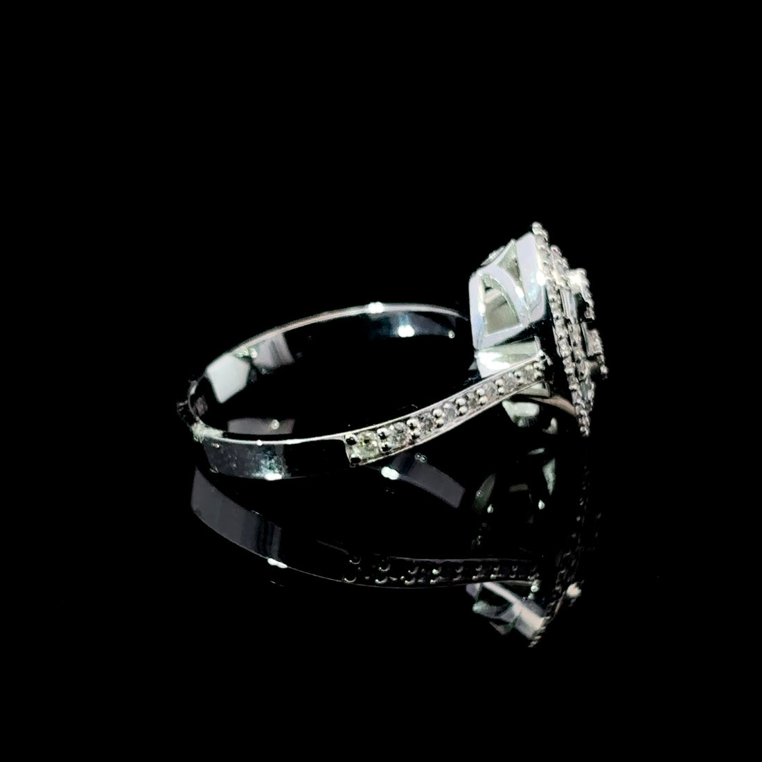 ANILLO DE ORO CON DIAMANTES