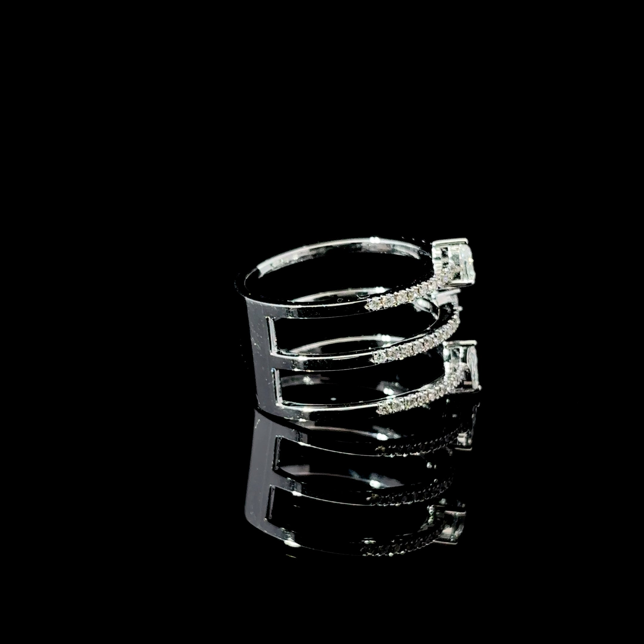 ANILLO DE ORO CON DIAMANTES