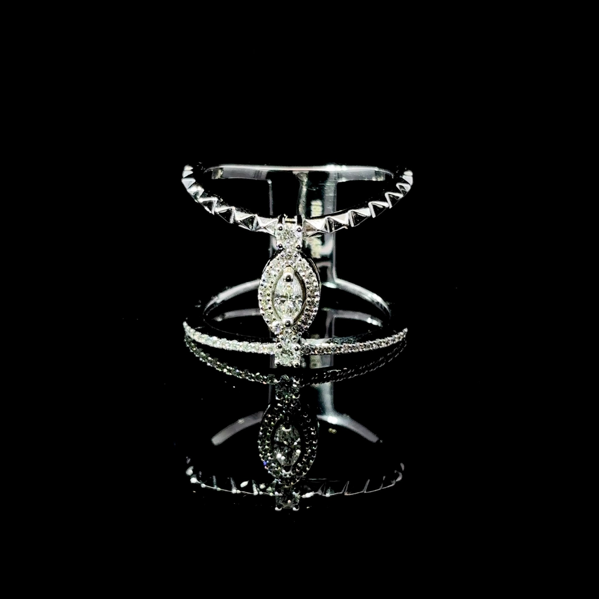 ANILLO DE ORO CON DIAMANTES