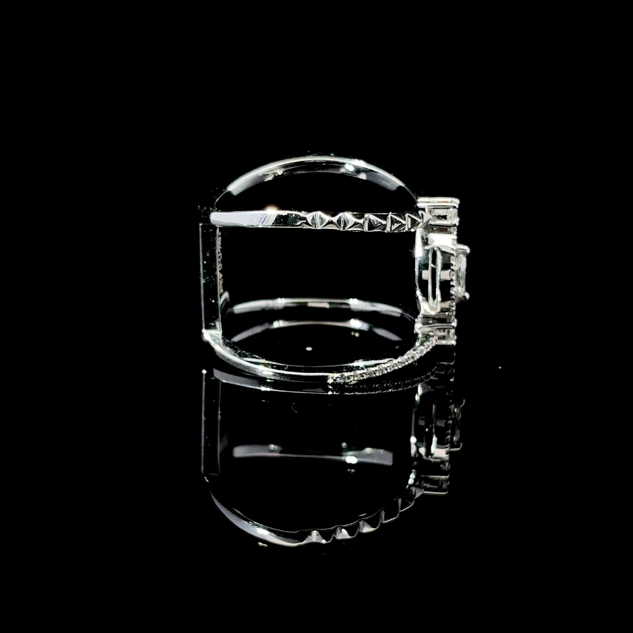 ANILLO DE ORO CON DIAMANTES