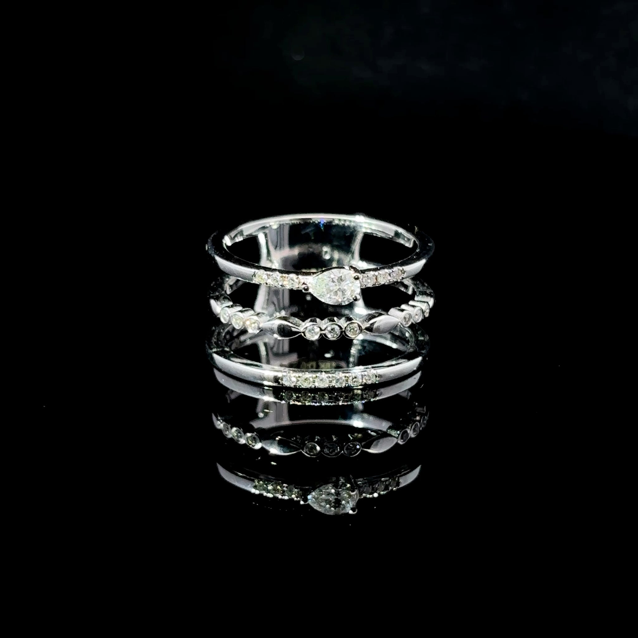 ANILLO DE ORO CON DIAMANTES