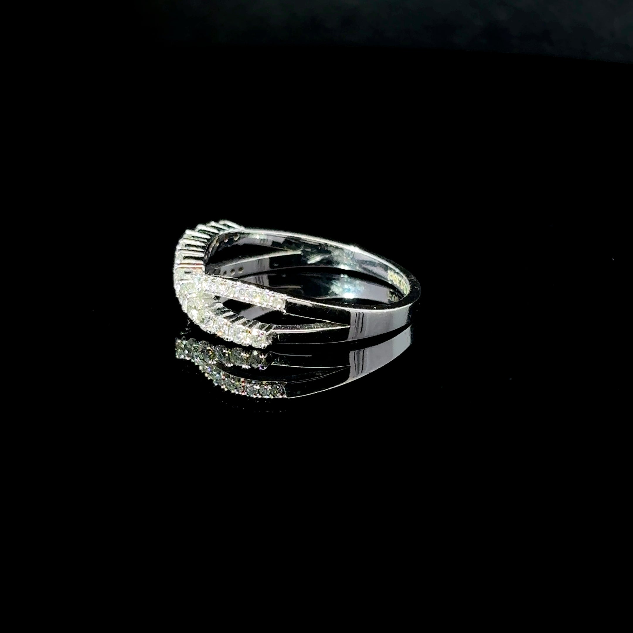 ANILLO DE ORO CON DIAMANTES