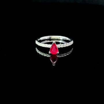 ANILLO DE ORO CON DIAMANTES Y RUBI