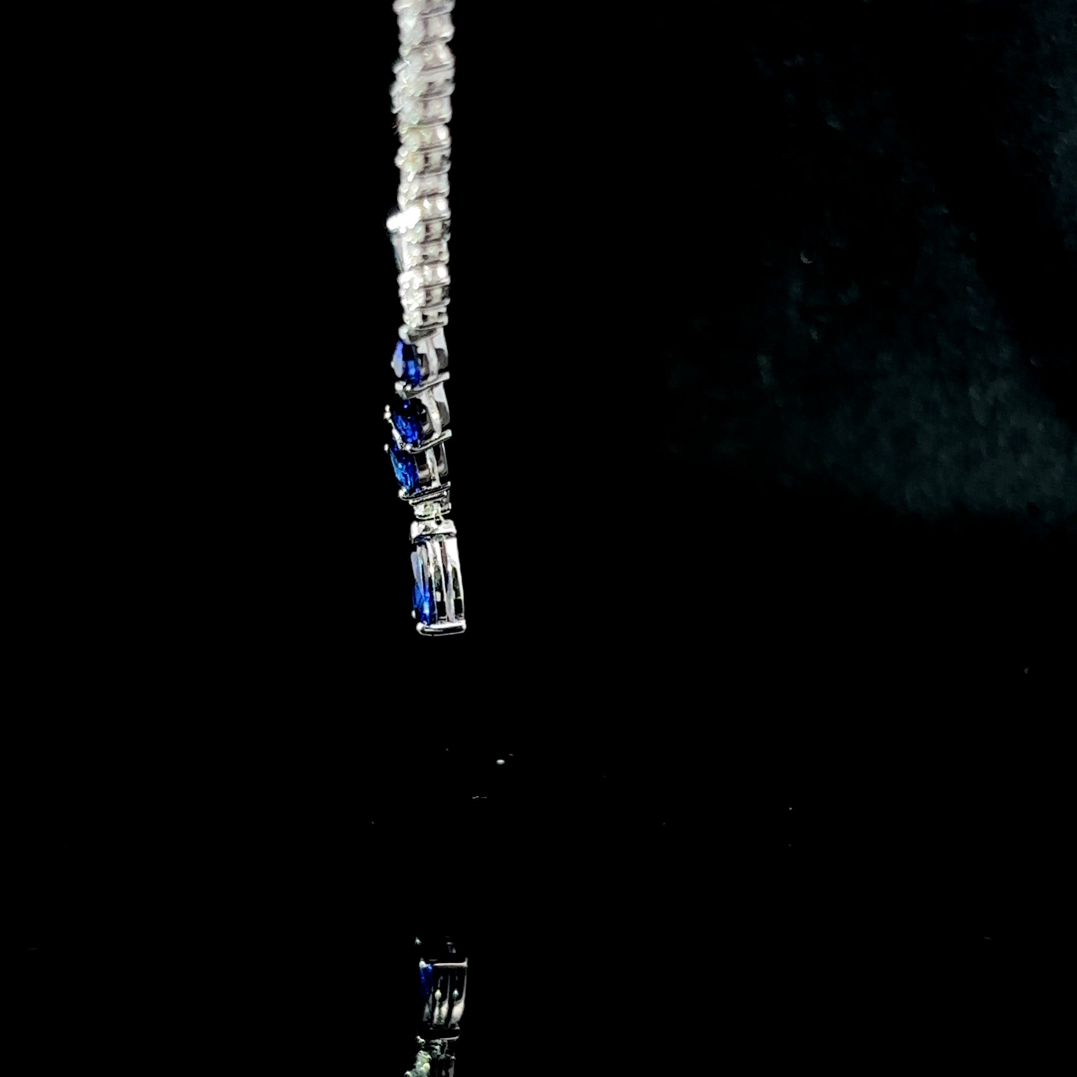 COLLAR DE ORO CON DIAMANTES Y ZAFIRO