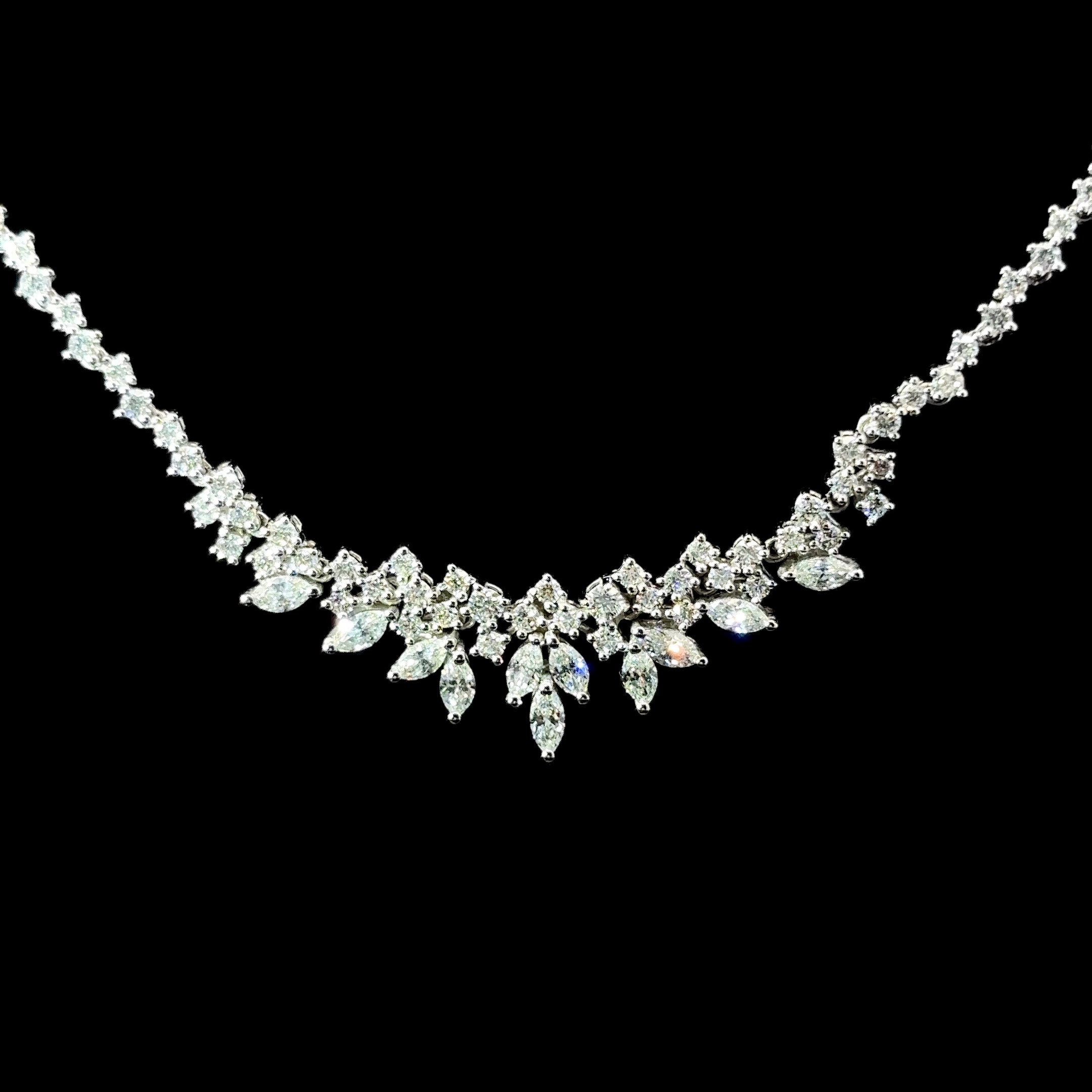 COLLAR DE ORO CON DIAMANTES