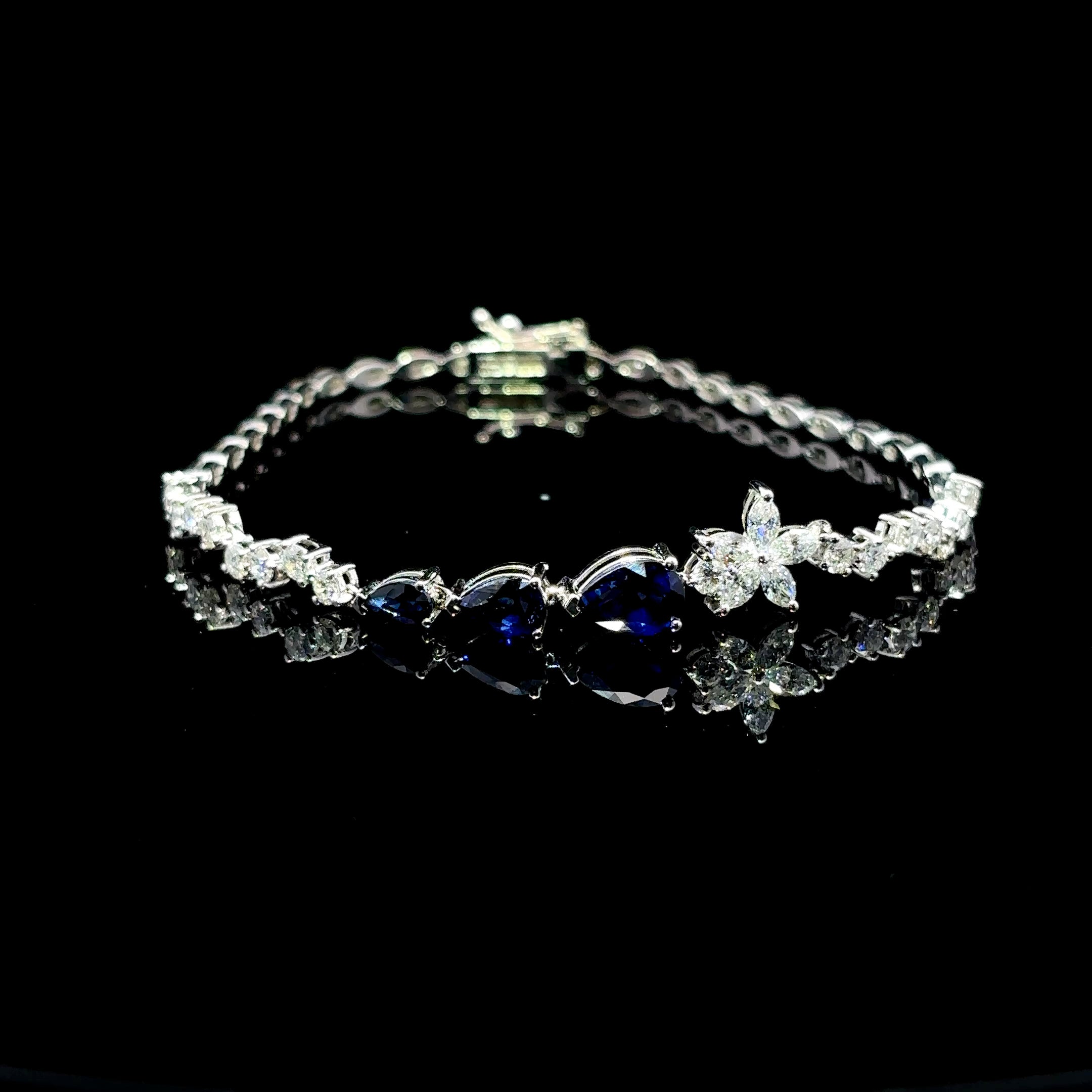 PULSERA DE ORO CON DIAMANTES Y ZAFIRO