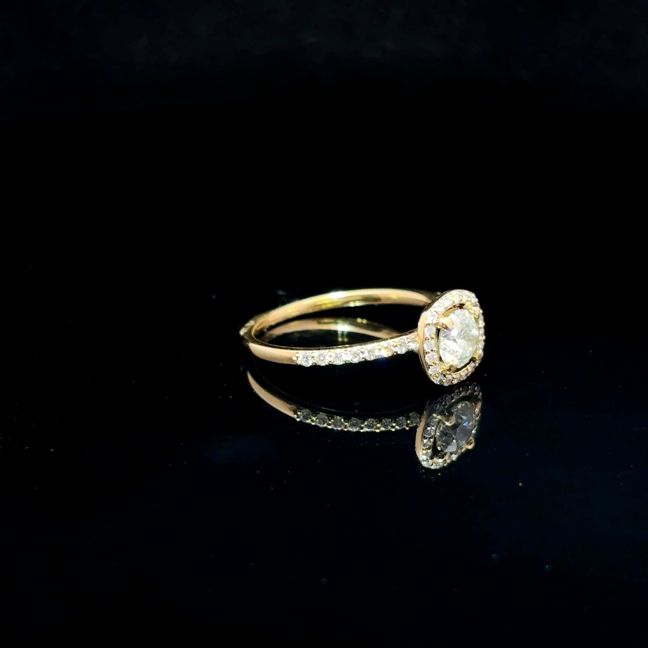 ANILLO DE ORO CON DIAMANTES