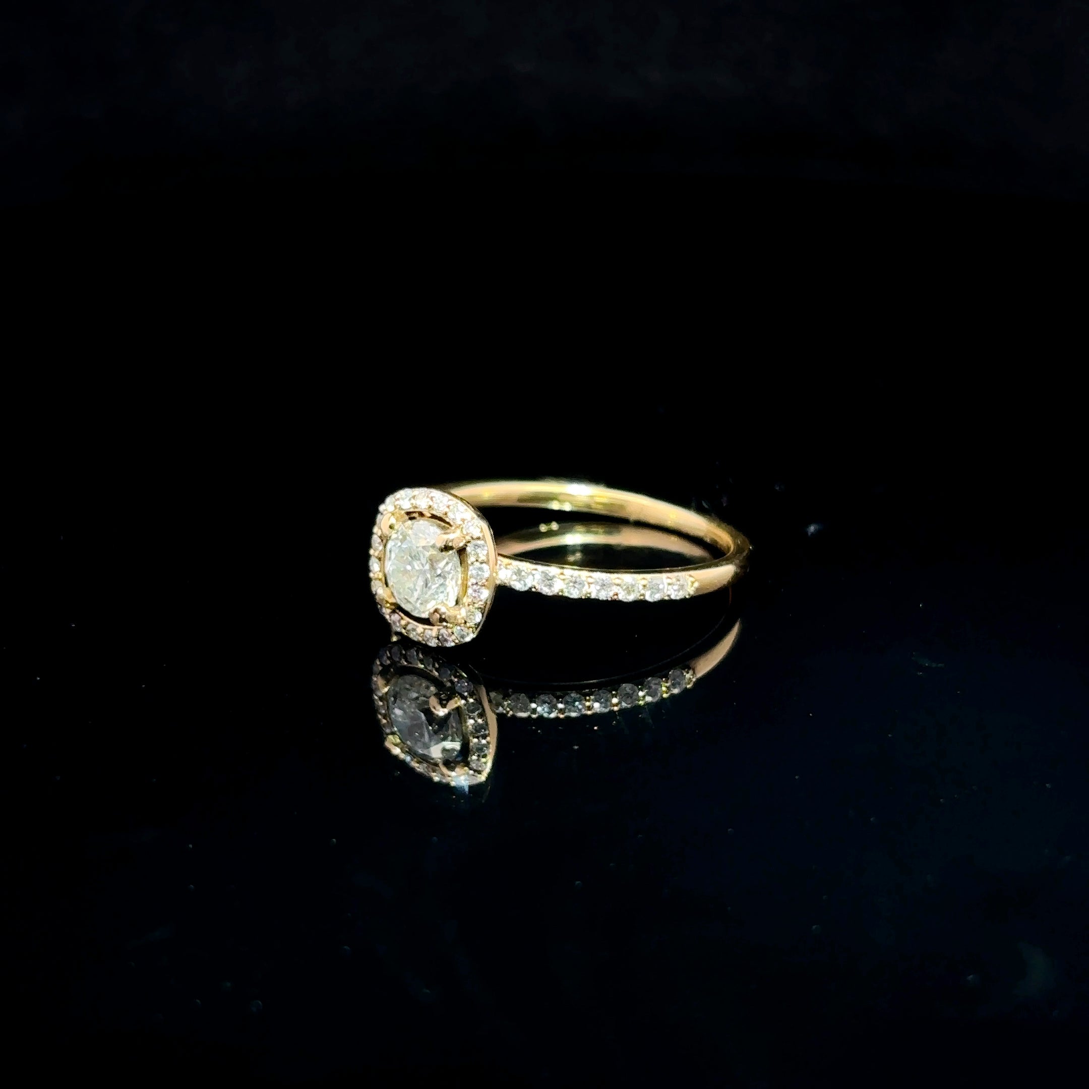 ANILLO DE ORO CON DIAMANTES