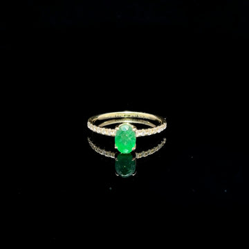 ANILLO DE ORO CON DIAMANTES Y ESMERALDA