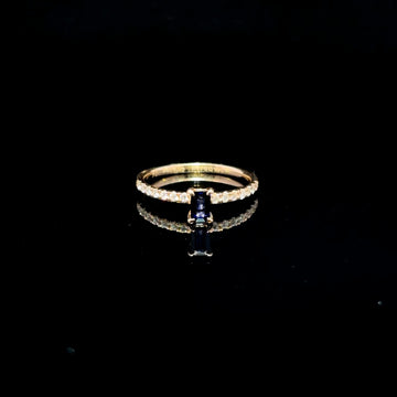 ANILLO DE ORO CON ZAFIRO Y DIAMANTES