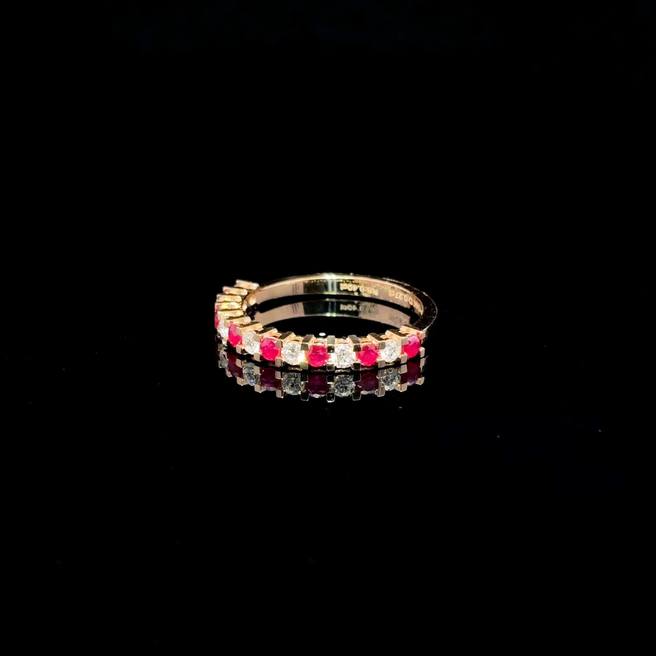 ANILLO DE ORO CON DIAMANTES Y RUBI