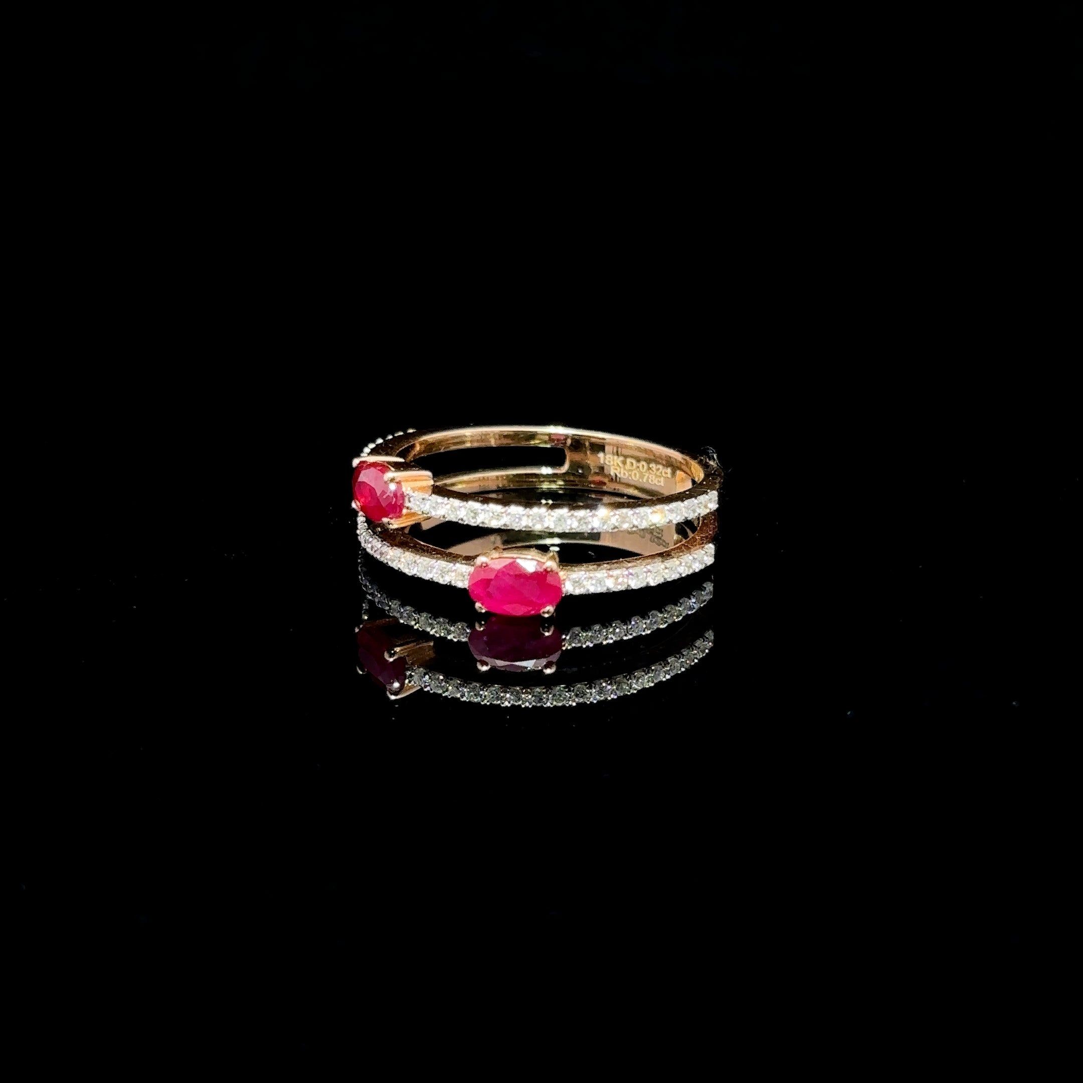 ANILLO DE ORO CON DIAMANTES Y RUBI