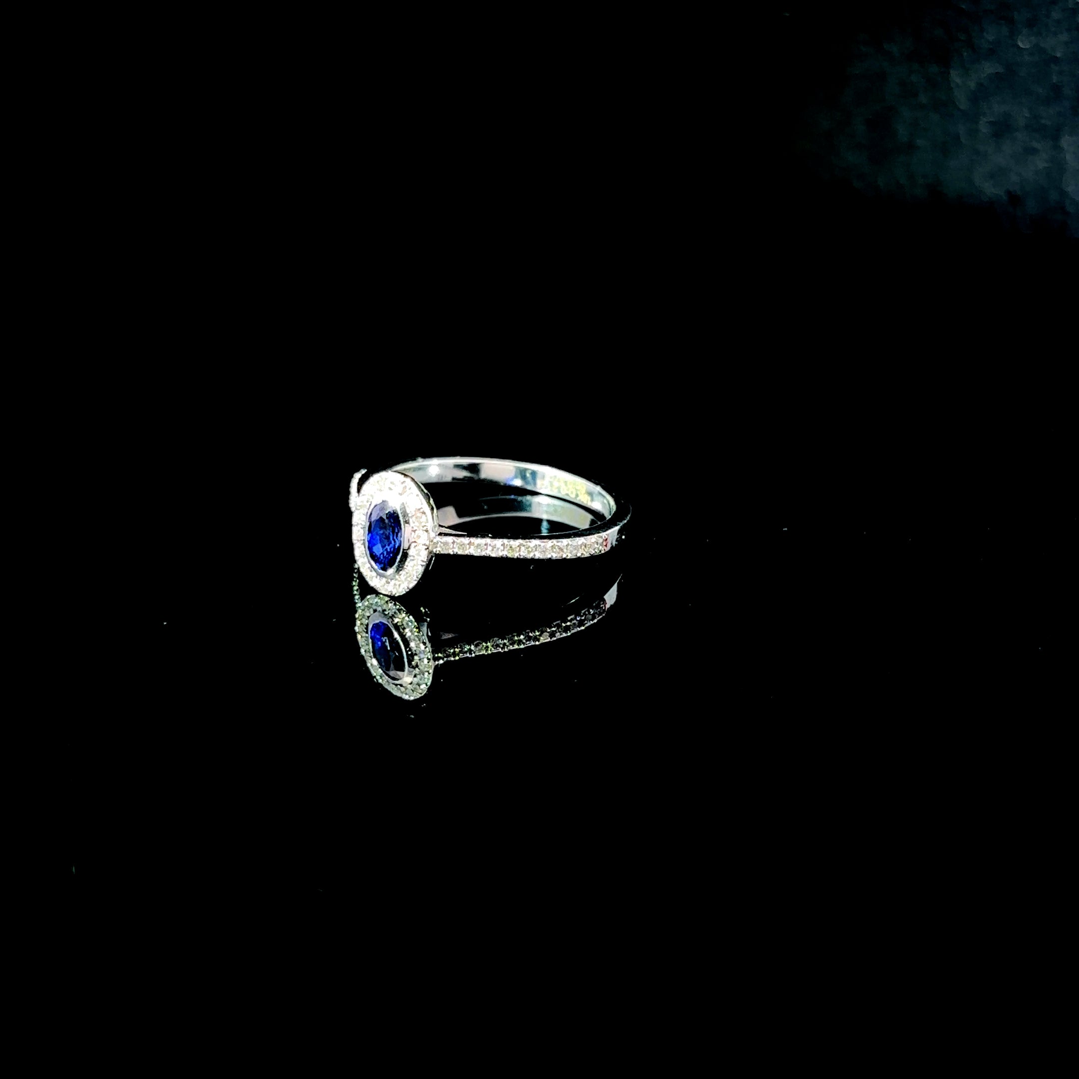 ANILLO DE ORO CON DIAMANTES Y ZAFIRO