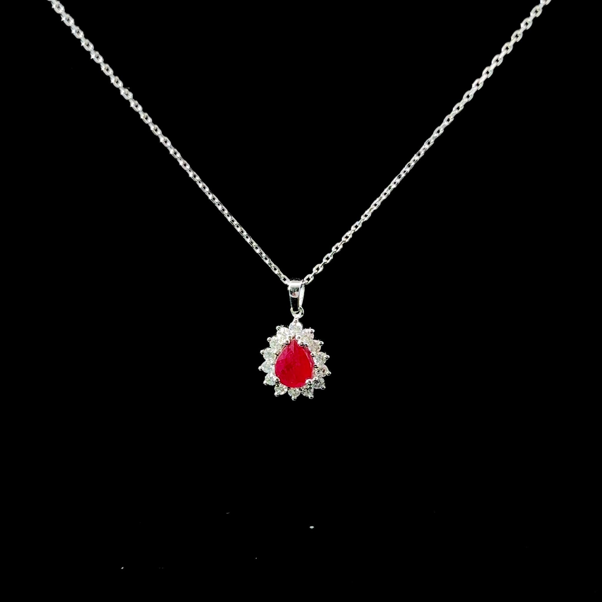 COLLAR DE ORO CON RUBI Y DIAMANTES