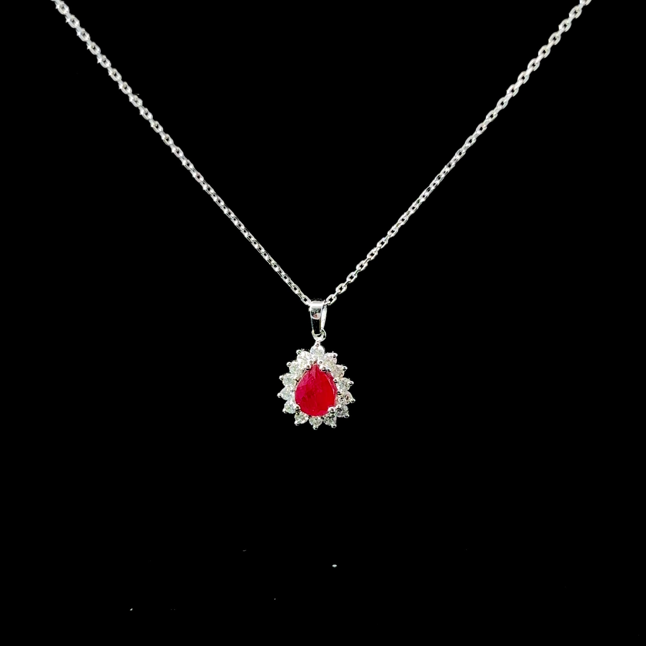 COLLAR DE ORO CON RUBI Y DIAMANTES