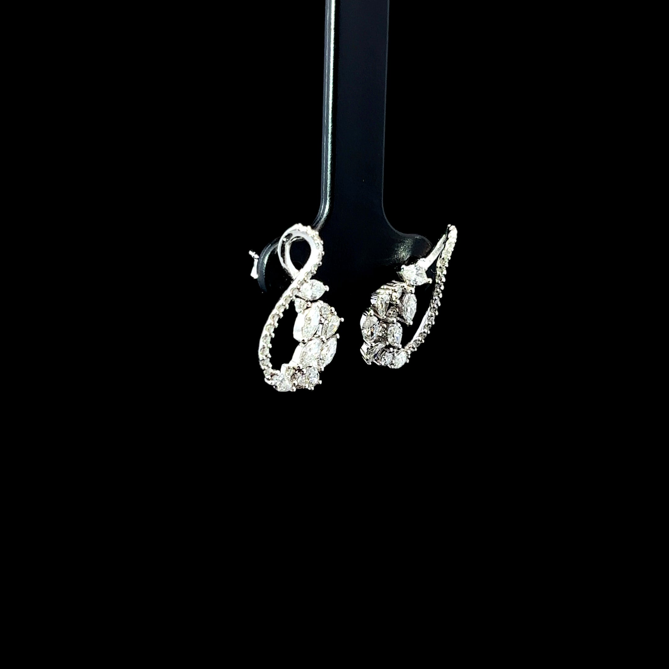 ARETES DE ORO CON DIAMANTES