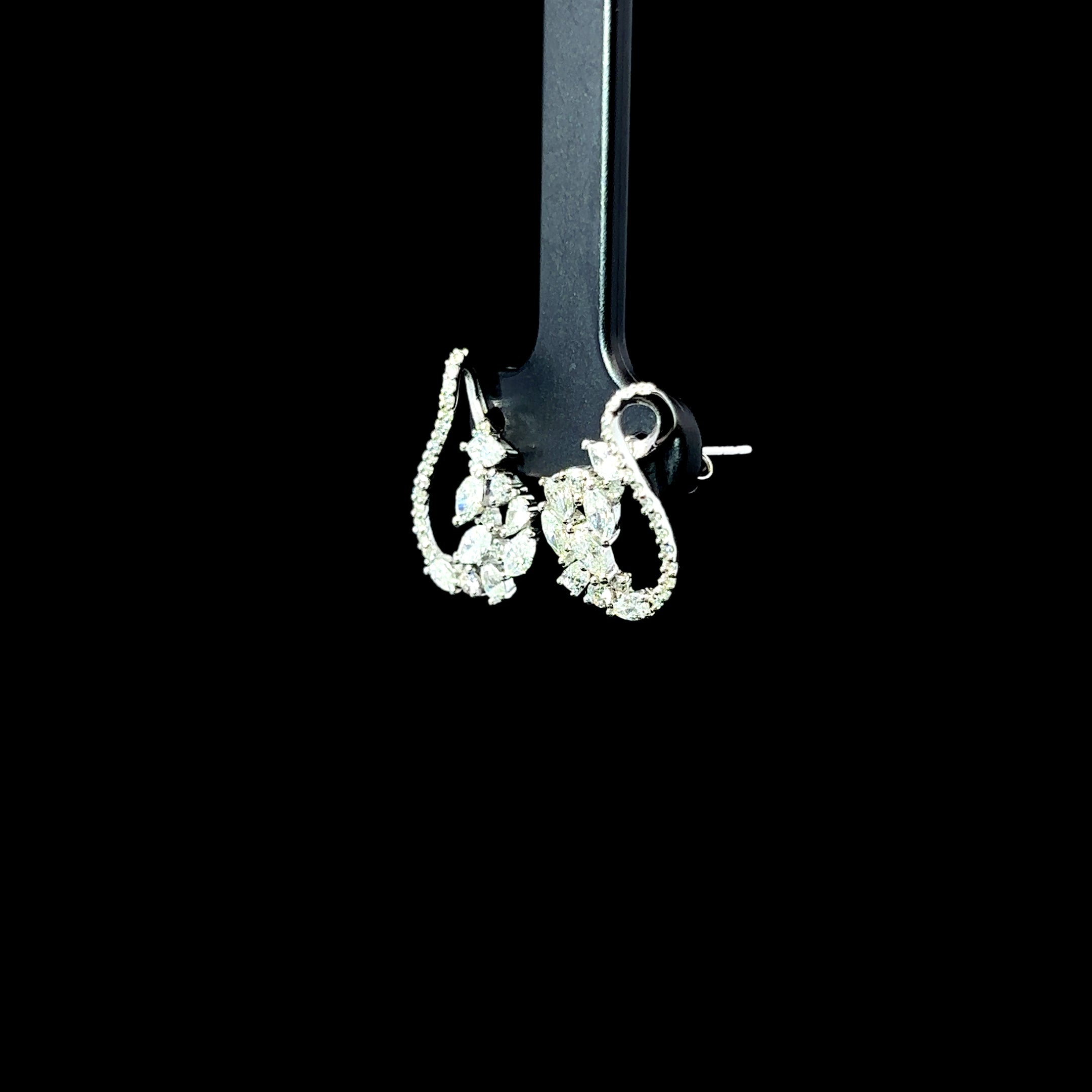 ARETES DE ORO CON DIAMANTES