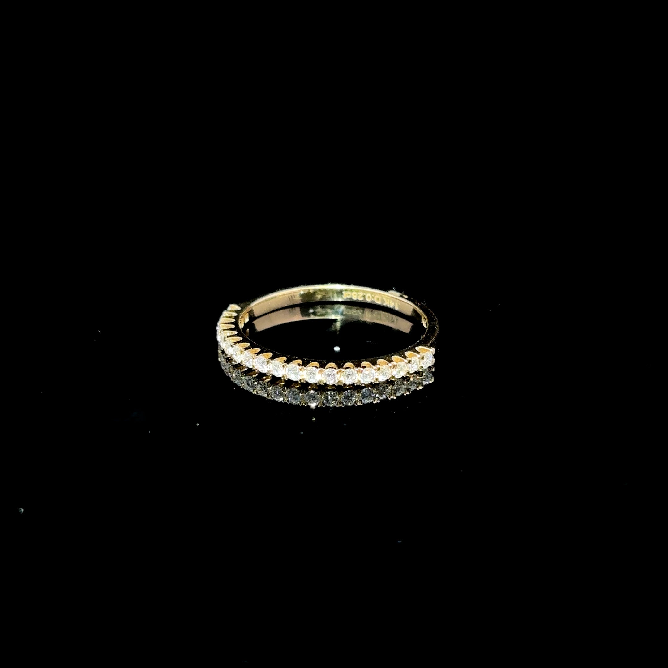 CHURUMBELA DE ORO CON DIAMANTES