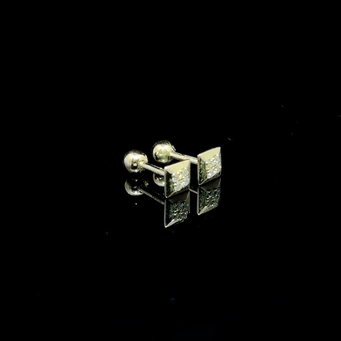 BROQUELES DE ORO CON DIAMANTE