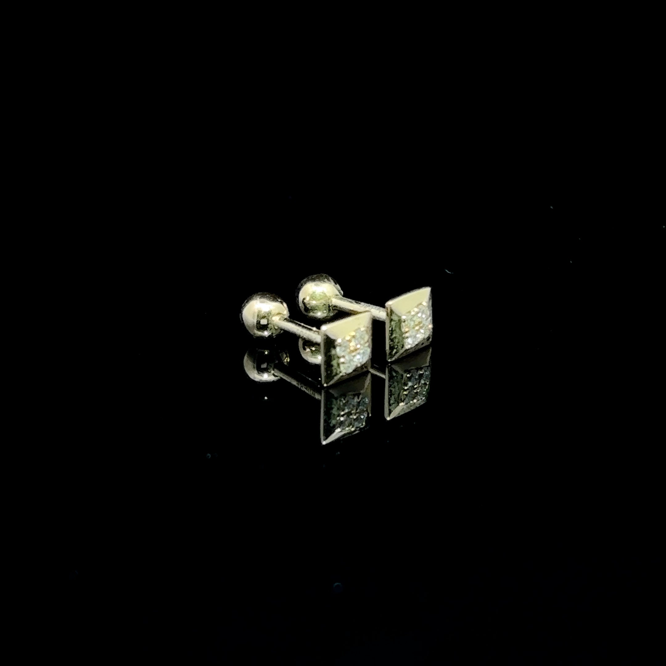 BROQUELES DE ORO CON DIAMANTE