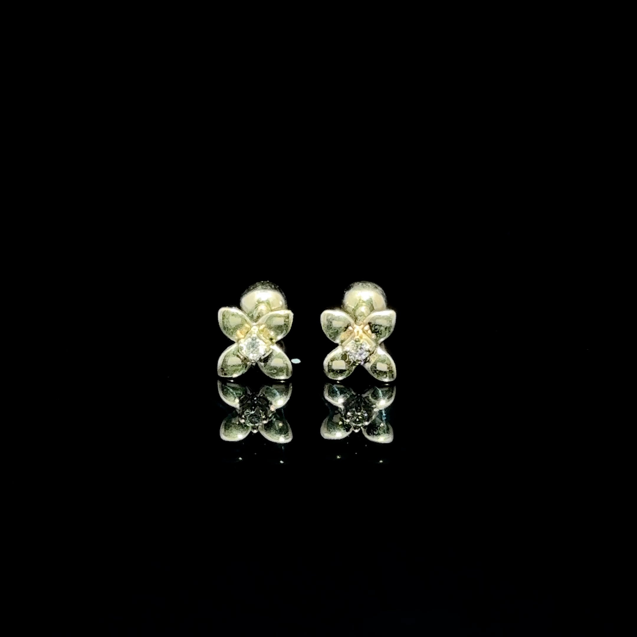 BROQUELES DE ORO CON DIAMANTE