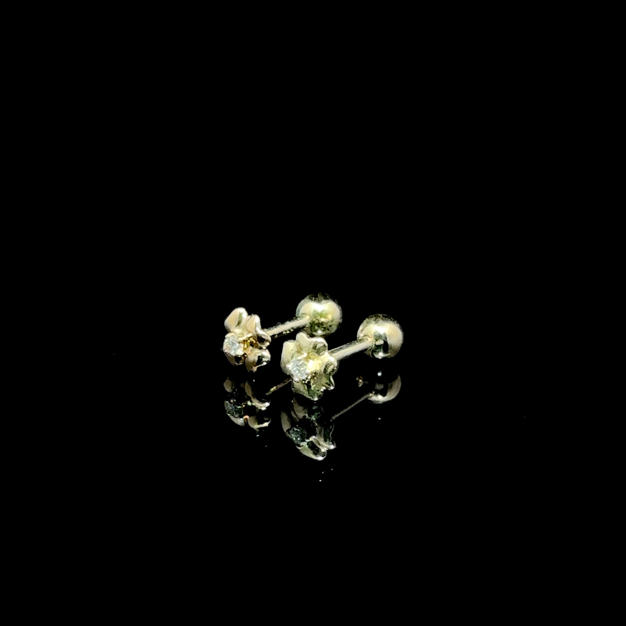 BROQUELES DE ORO CON DIAMANTE