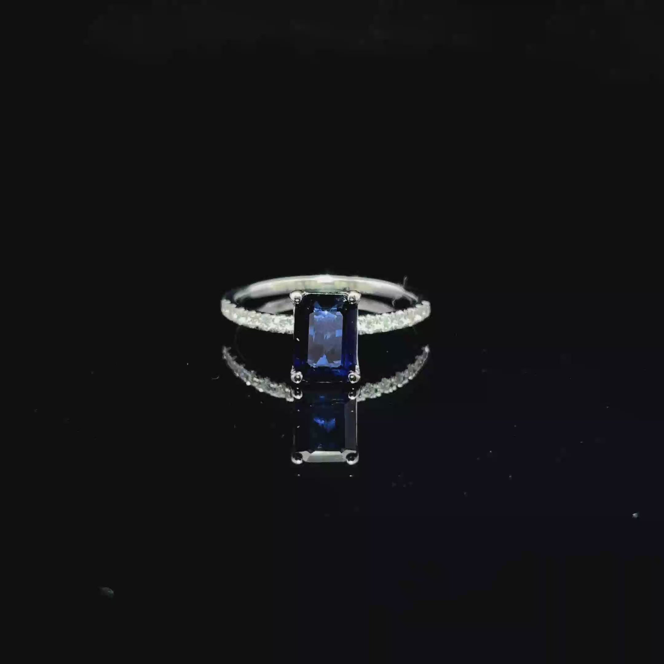 ANILLO DE ORO CON DIAMANTEES Y ZAFIRO