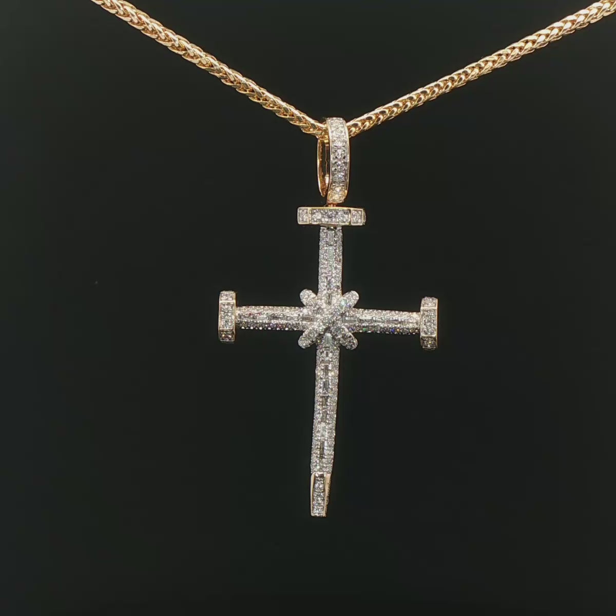 CRUZ DE ORO CON DIAMANTES