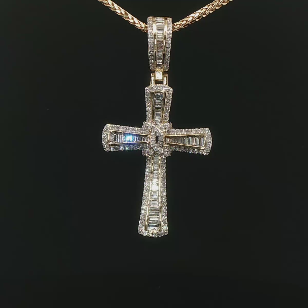 CRUZ DE ORO CON DIAMANTES