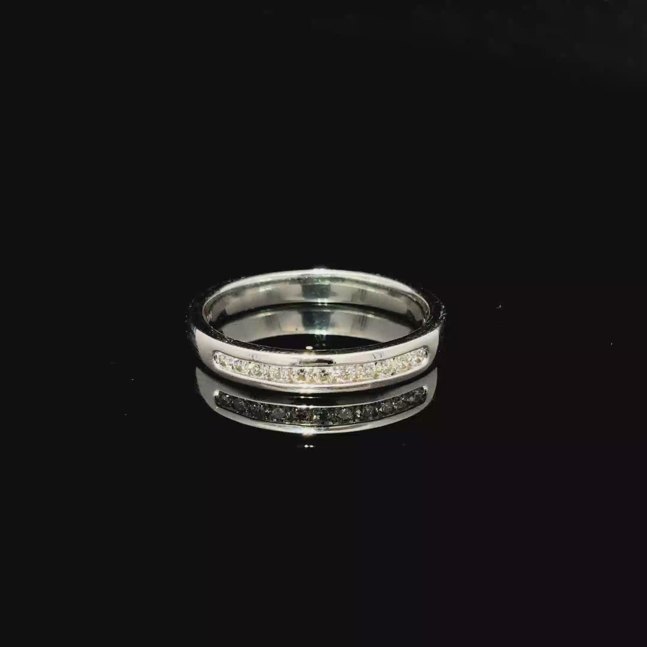 CHURUMBELA DE ORO CON DIAMANTES