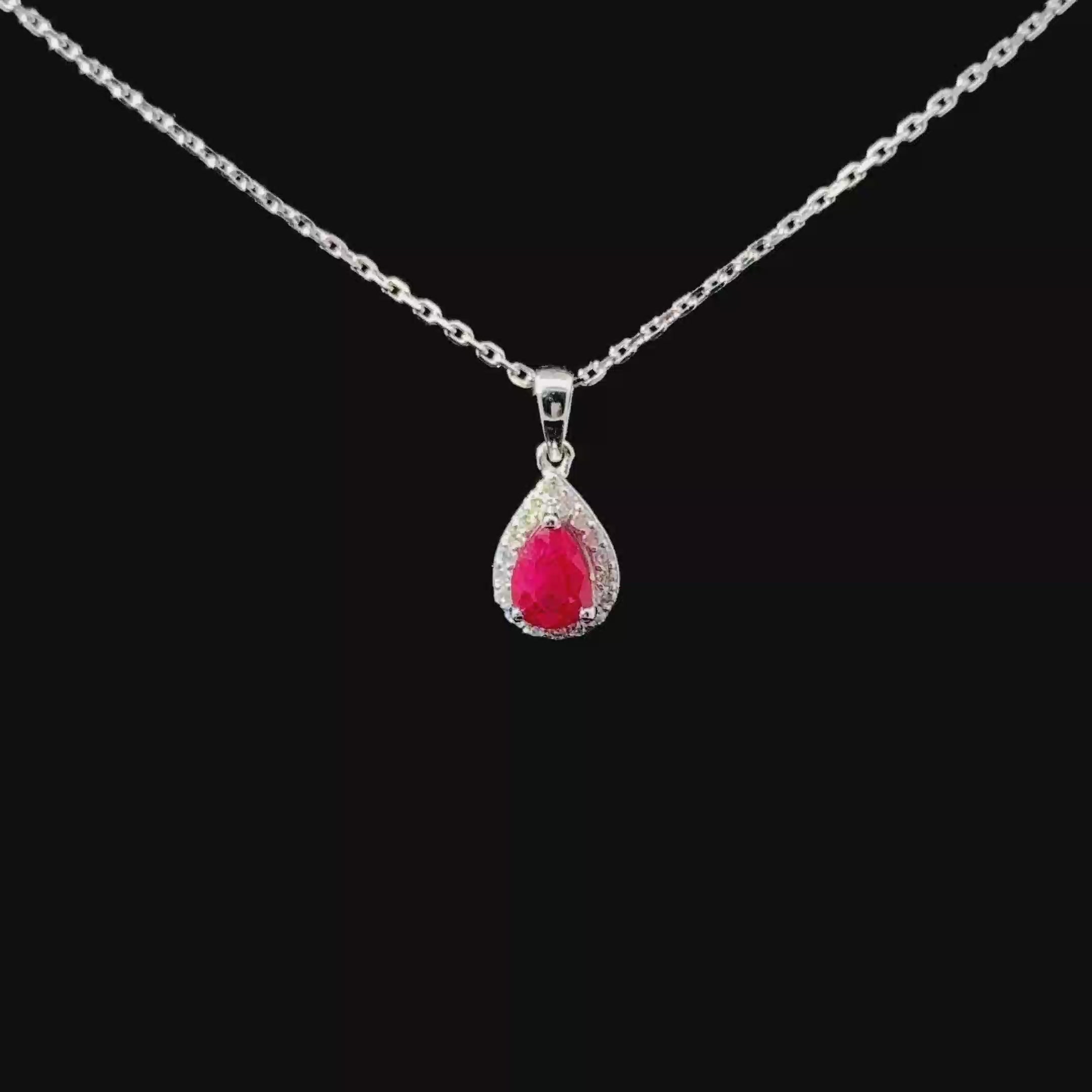 COLLAR DE ORO CON DIAMANTES Y RUBI