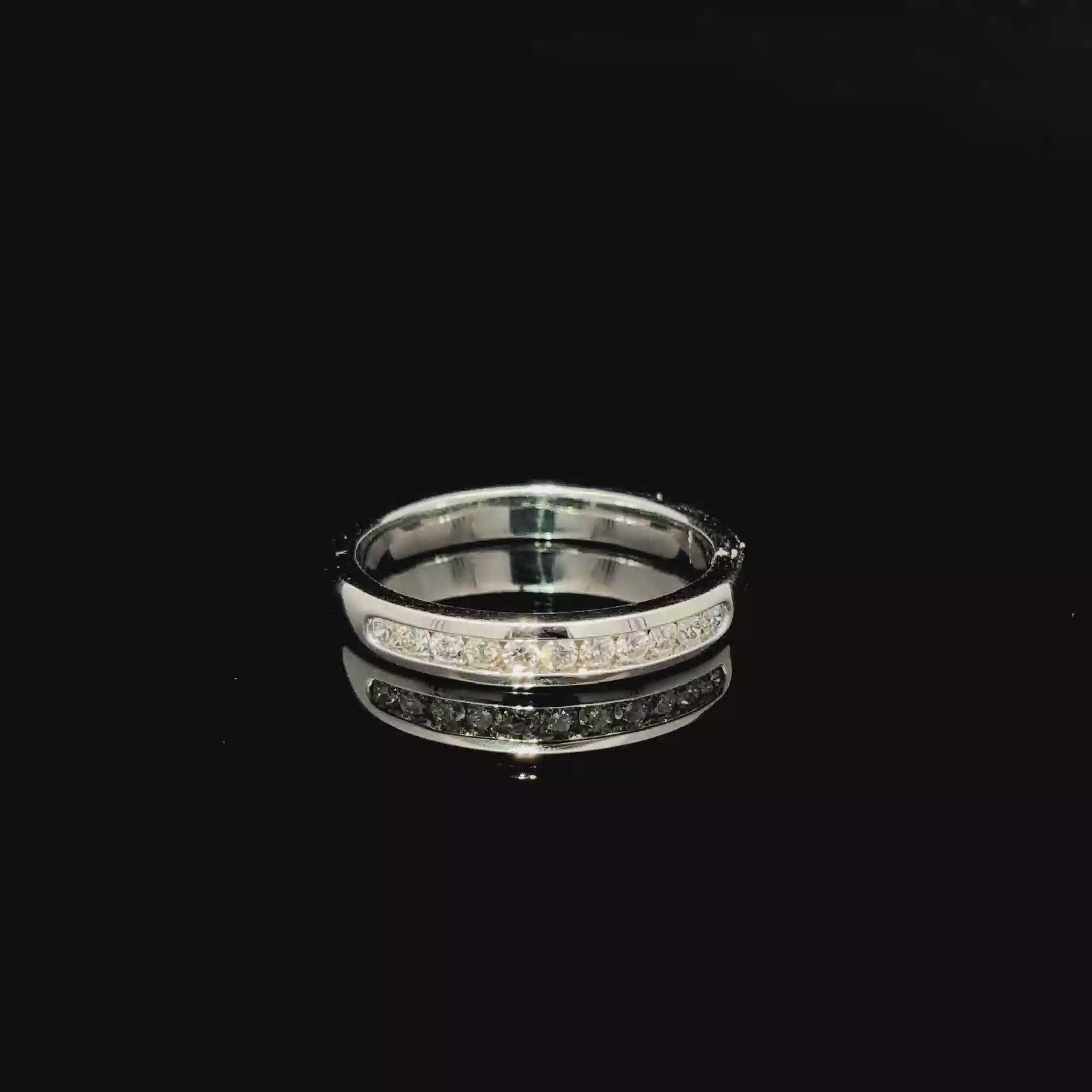 CHURUMBELA DE ORO CON DIAMANTES